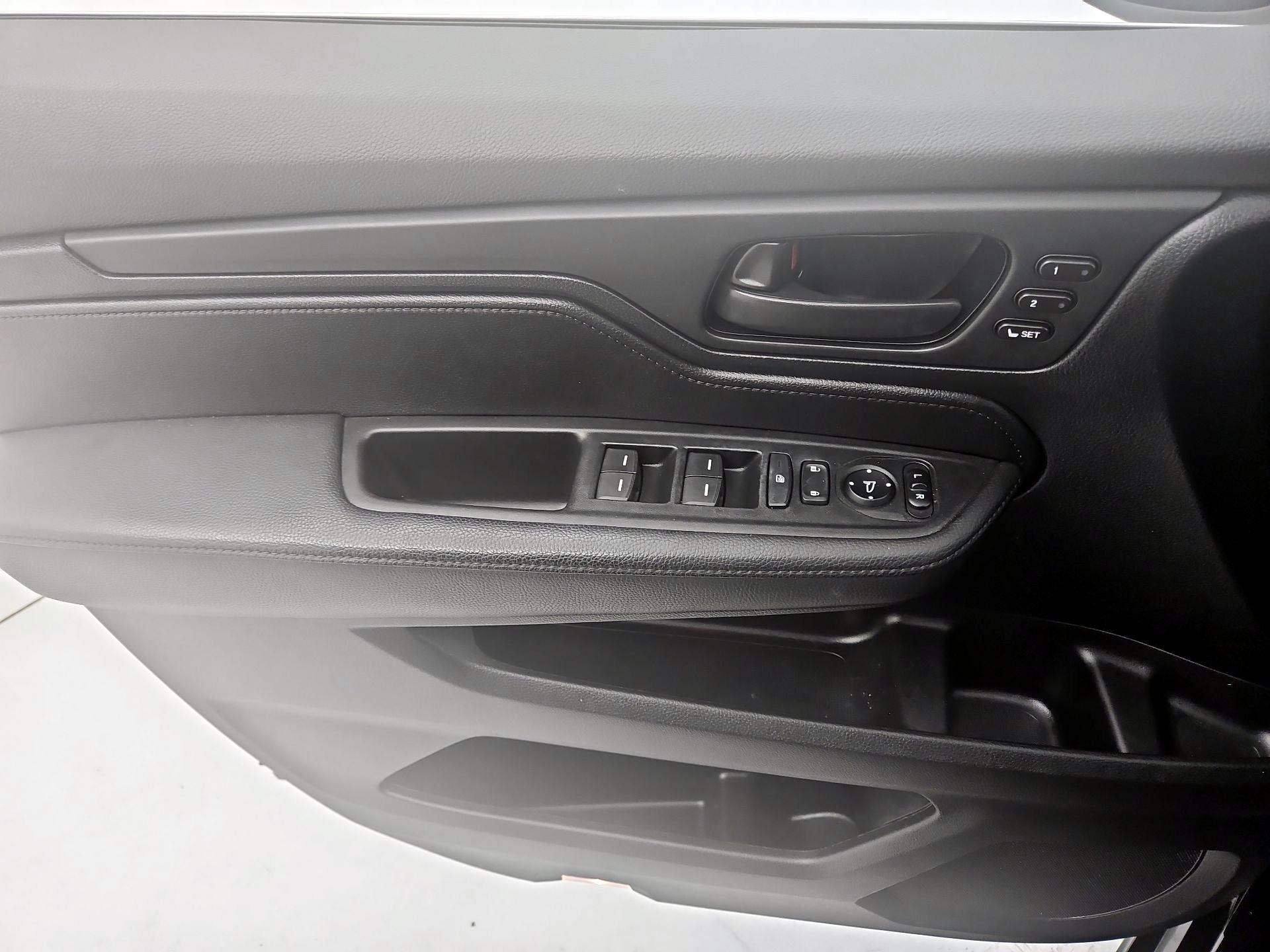 Thumbnail: 2023 Honda Odyssey - 12