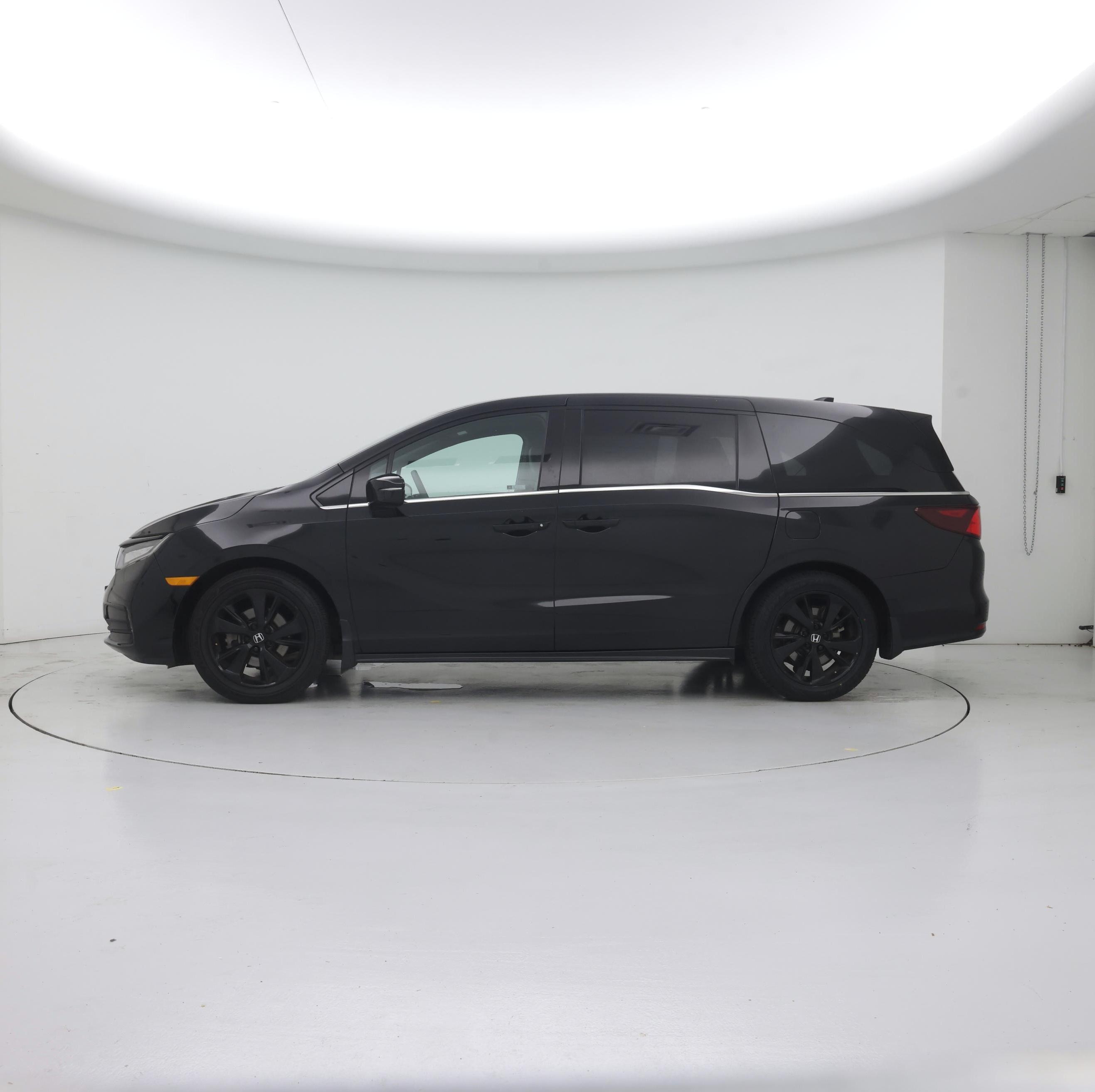 Thumbnail: 2023 Honda Odyssey - 3