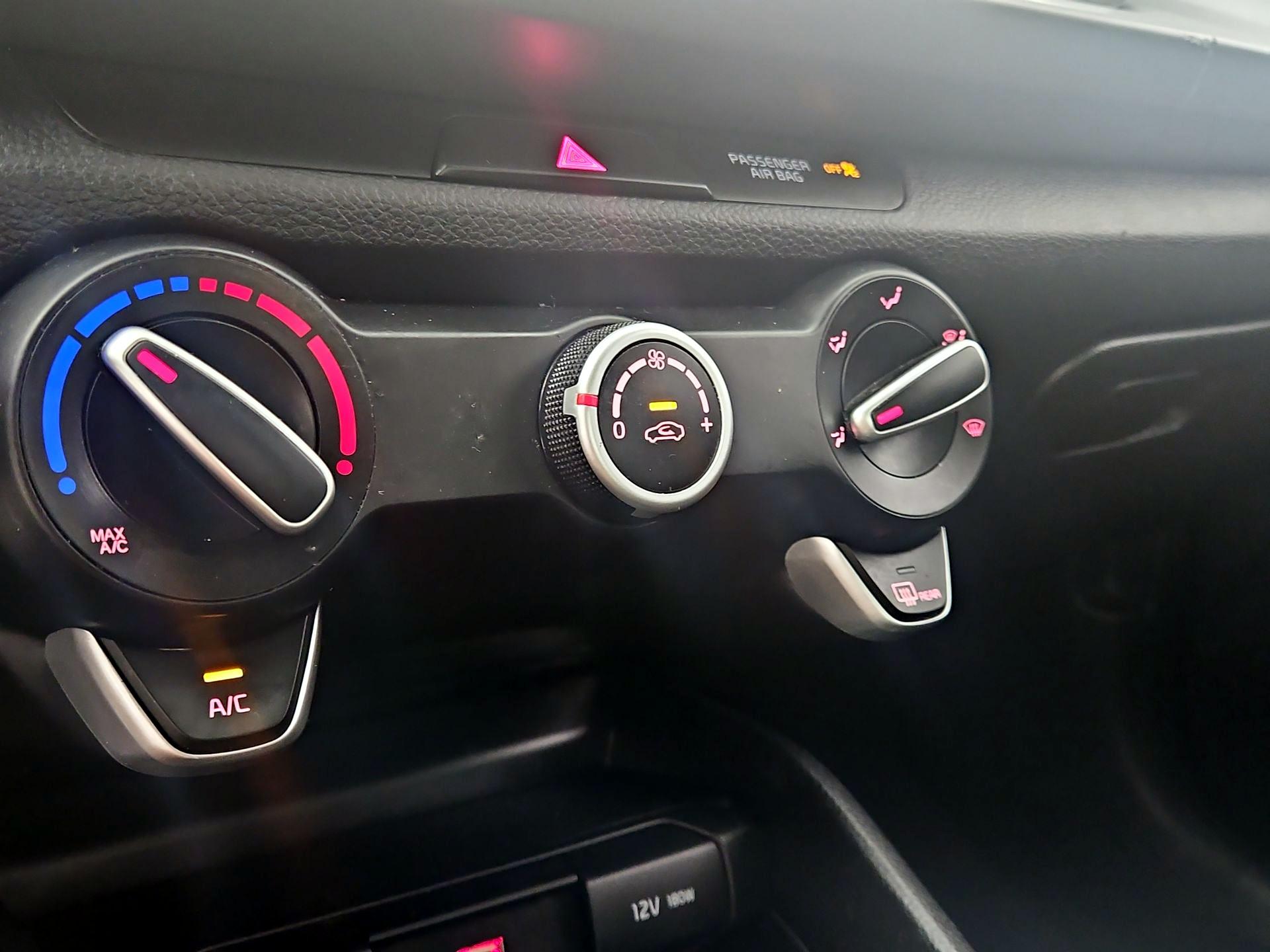 Thumbnail: 2023 Kia Rio - 16