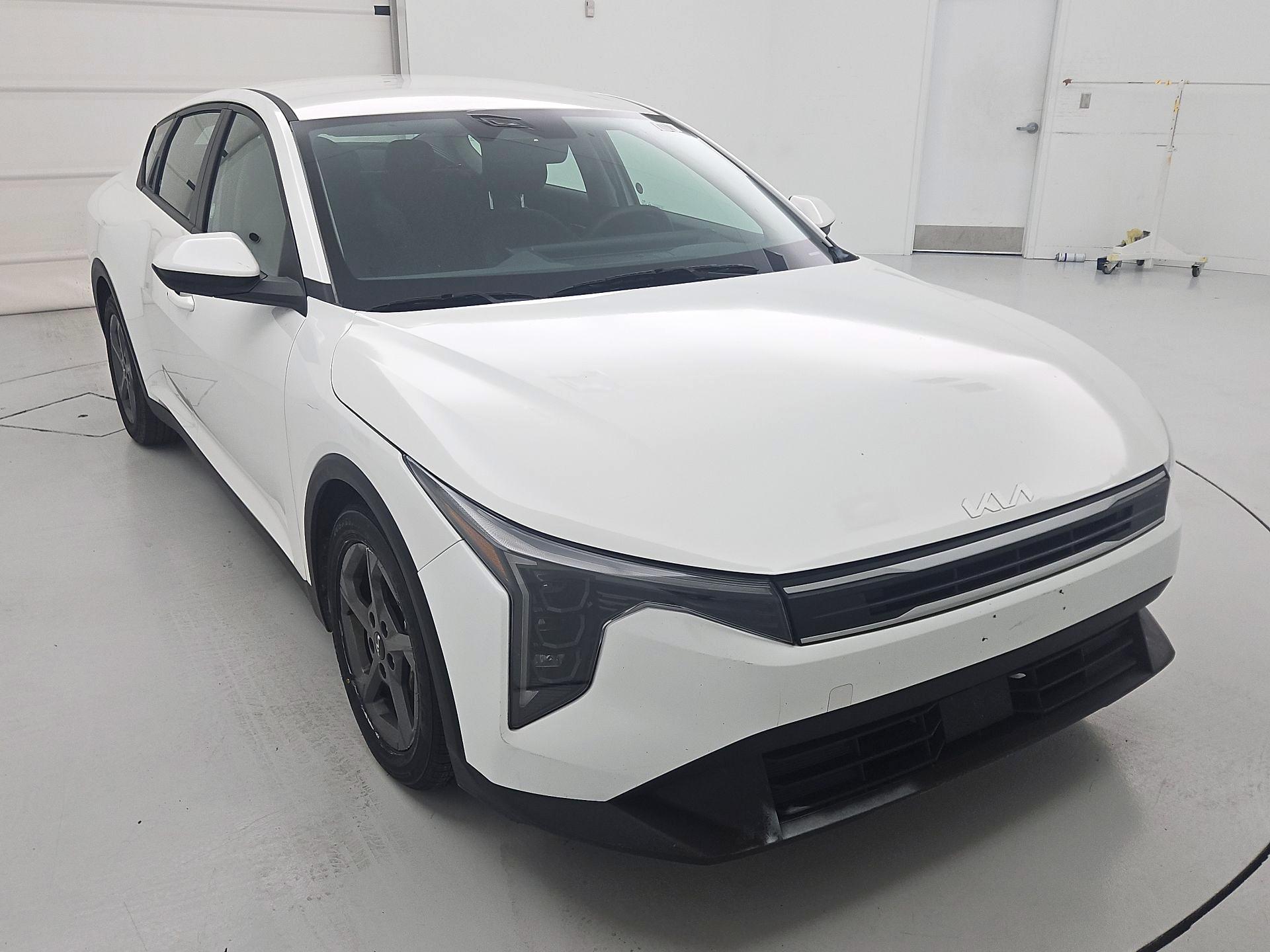 White 2025 Kia K4 LXS FWD Sedan Front-Wheel Drive Automatic