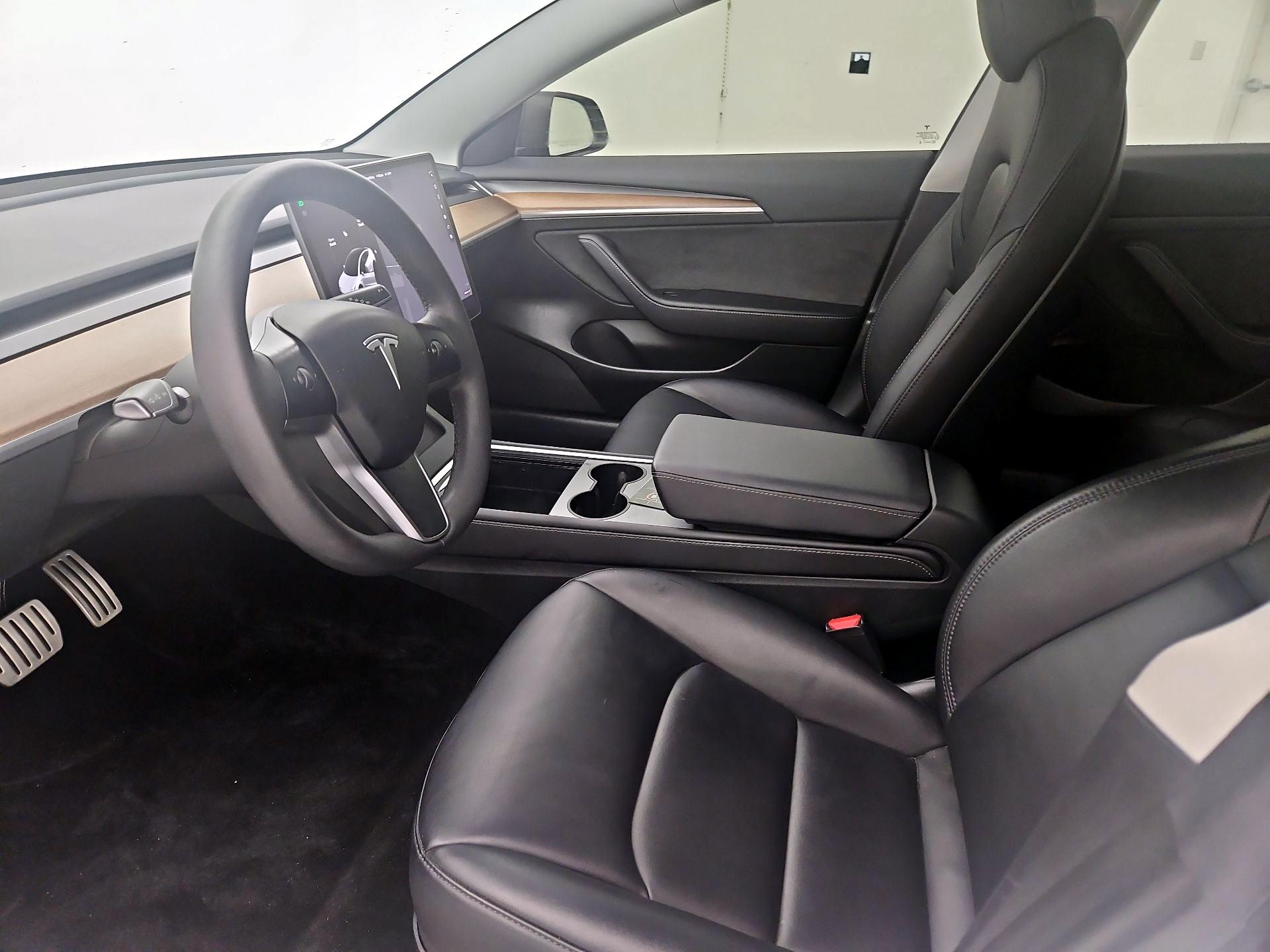 Thumbnail: 2023 Tesla Model 3 - 11