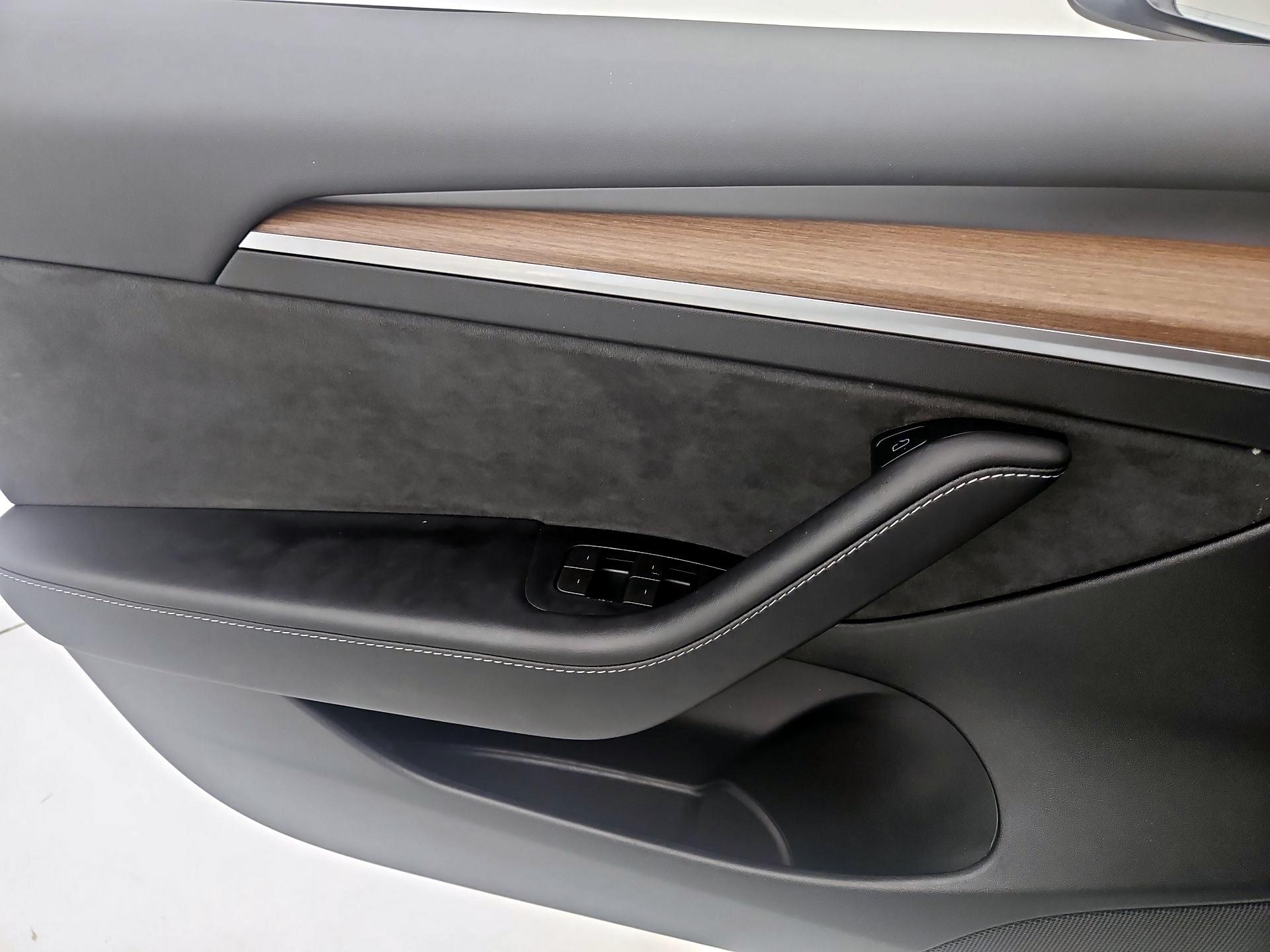 Thumbnail: 2023 Tesla Model 3 - 12