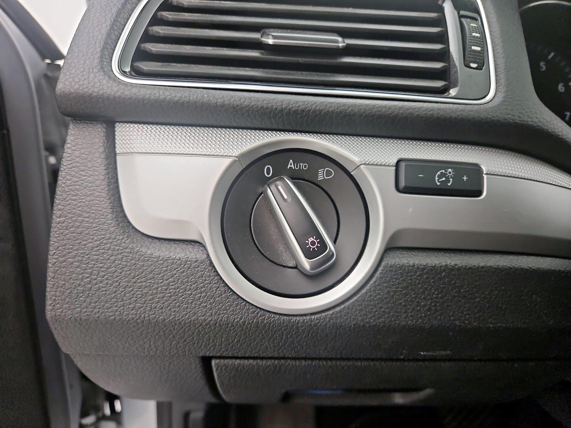 Thumbnail: 2019 Volkswagen Passat - 13