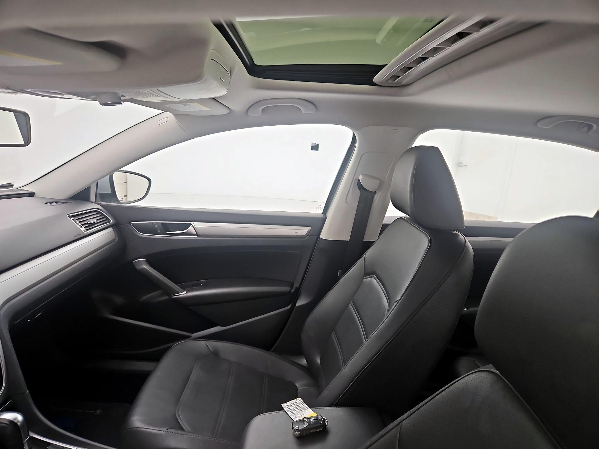 Thumbnail: 2019 Volkswagen Passat - 19