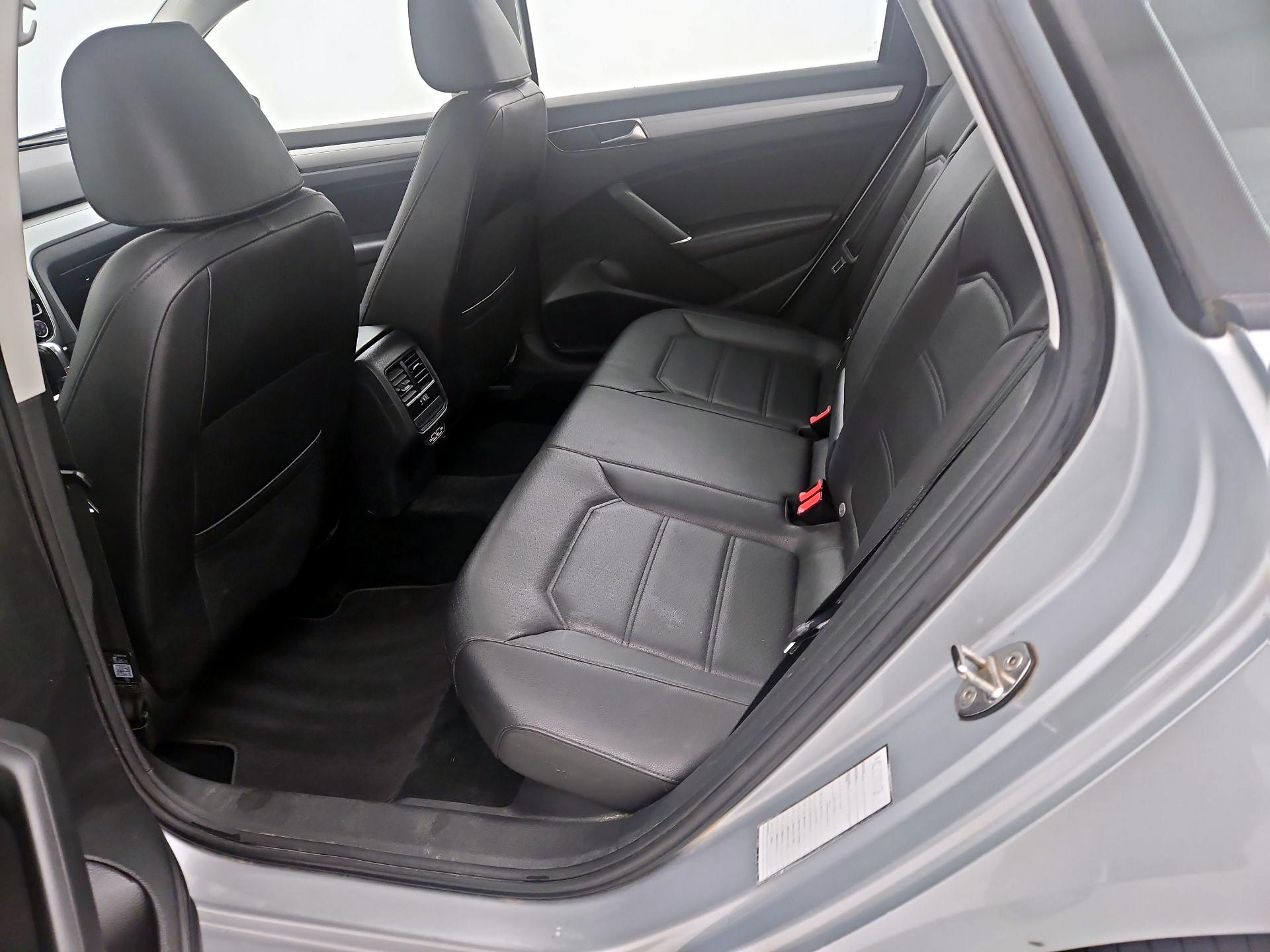 Thumbnail: 2019 Volkswagen Passat - 20
