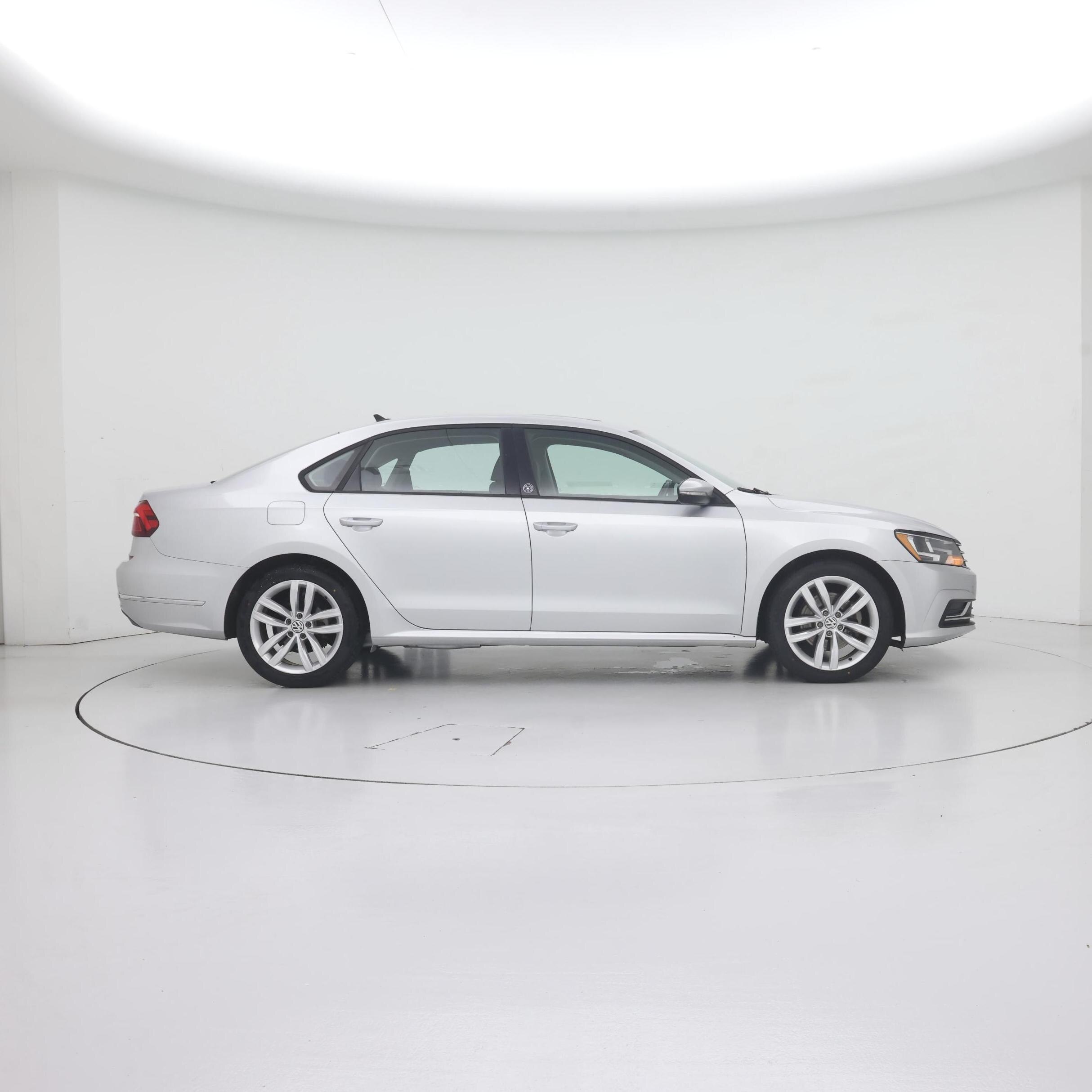 Thumbnail: 2019 Volkswagen Passat - 7