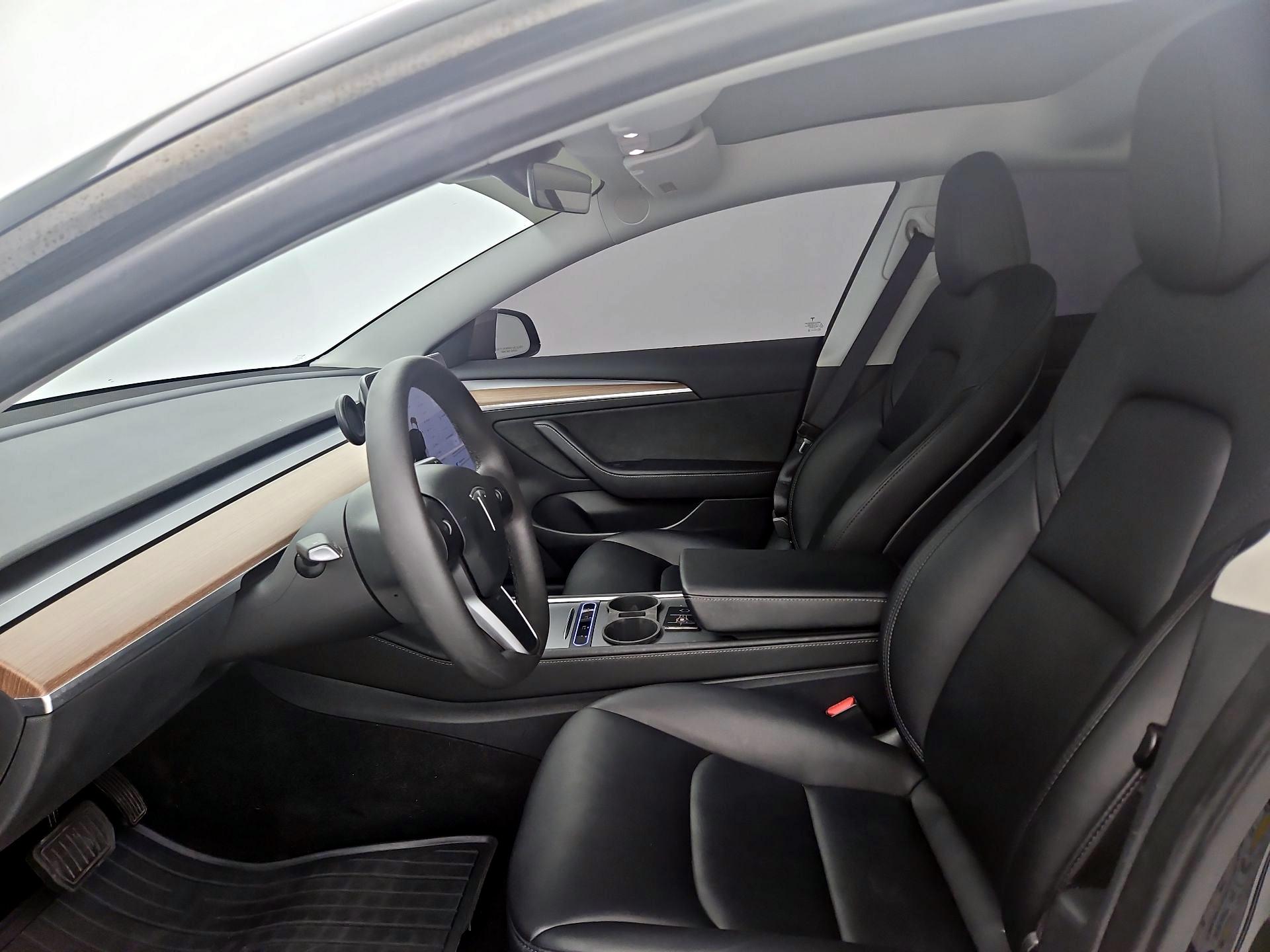 Thumbnail: 2023 Tesla Model 3 - 11