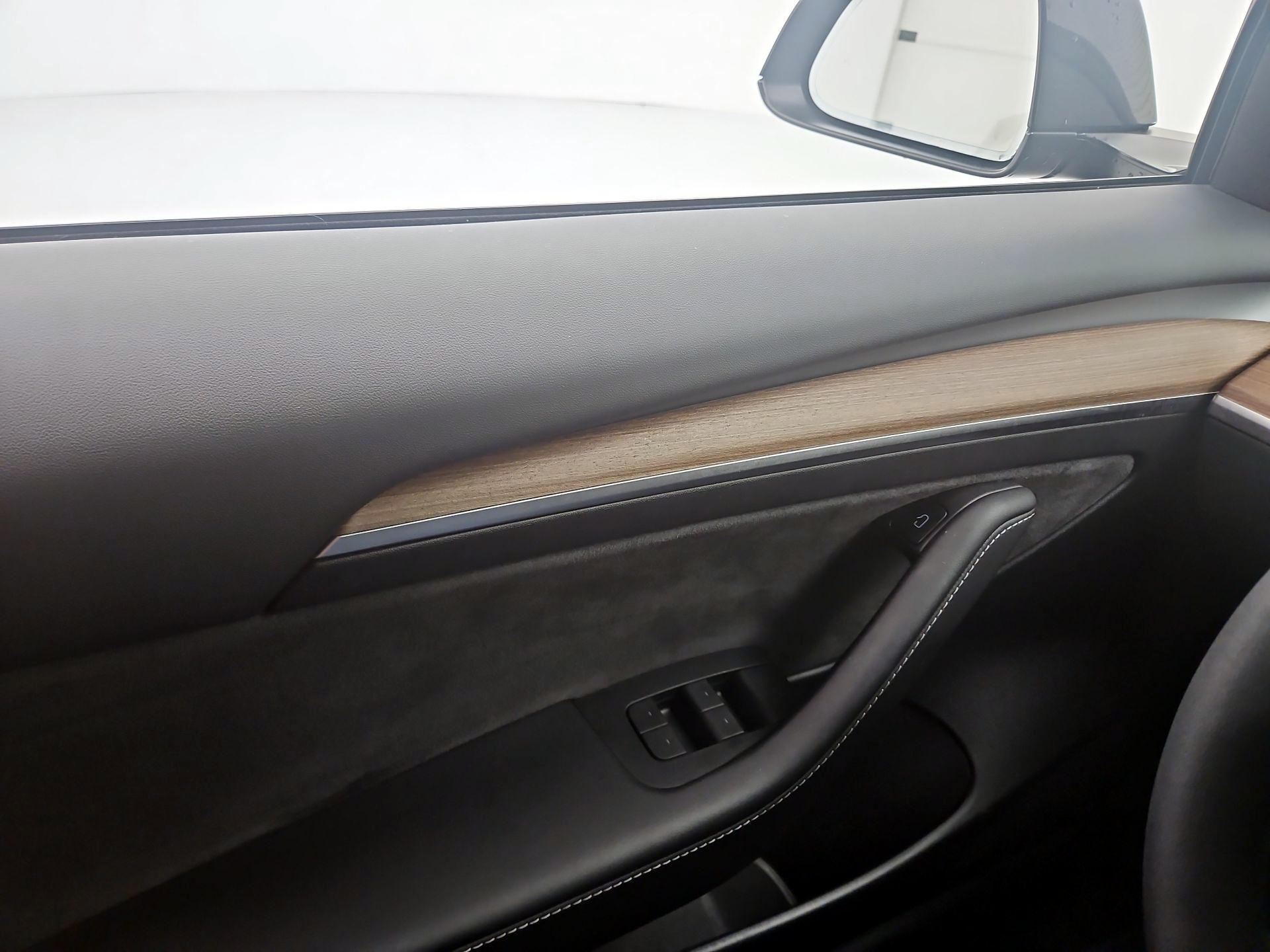 Thumbnail: 2023 Tesla Model 3 - 12