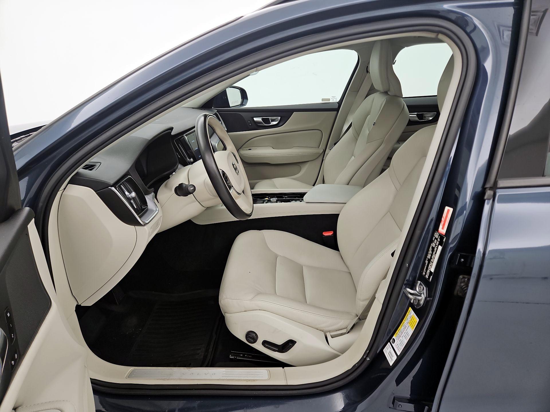 Thumbnail: 2020 Volvo V60 - 11