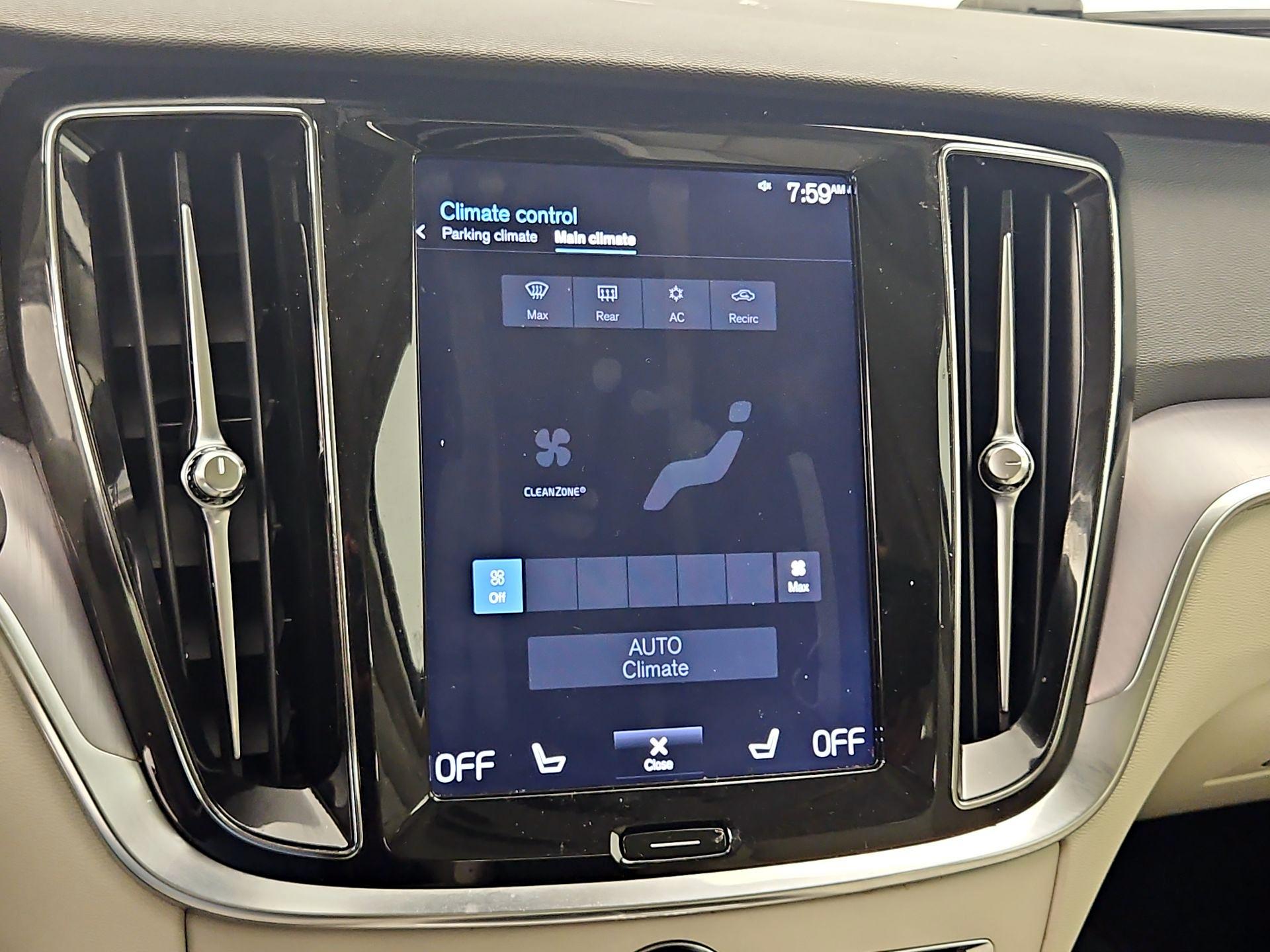 Thumbnail: 2020 Volvo V60 - 17