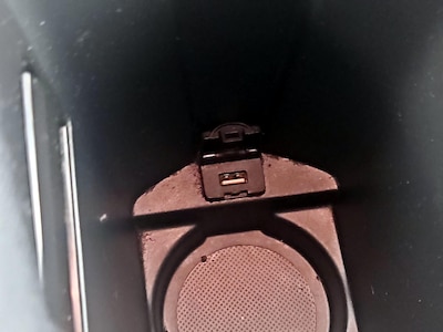 USB/AUX Ports