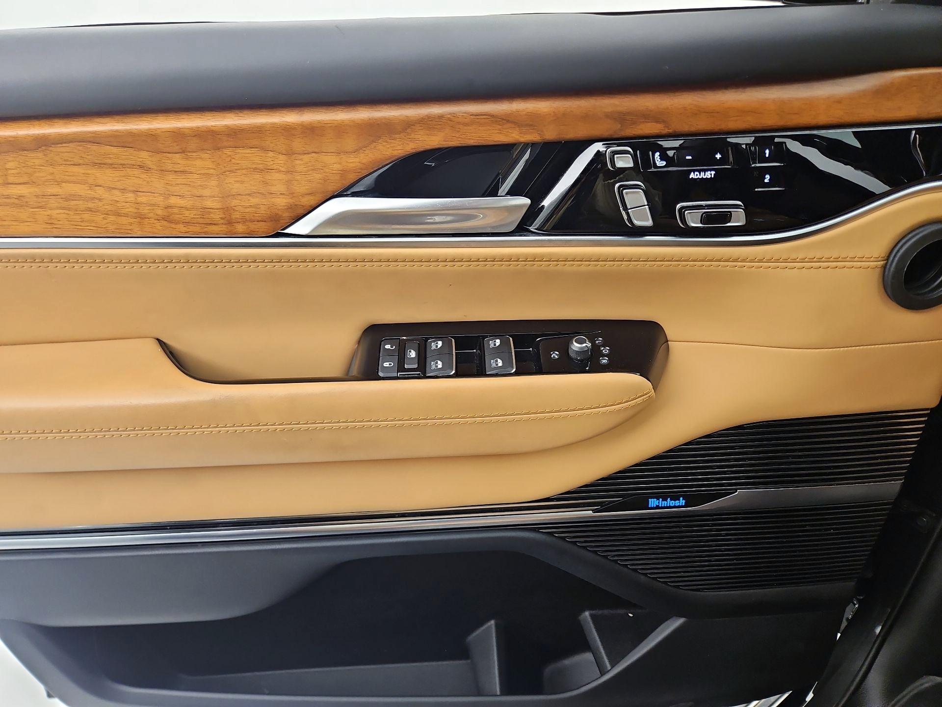 Thumbnail: 2022 Jeep Grand Wagoneer - 12