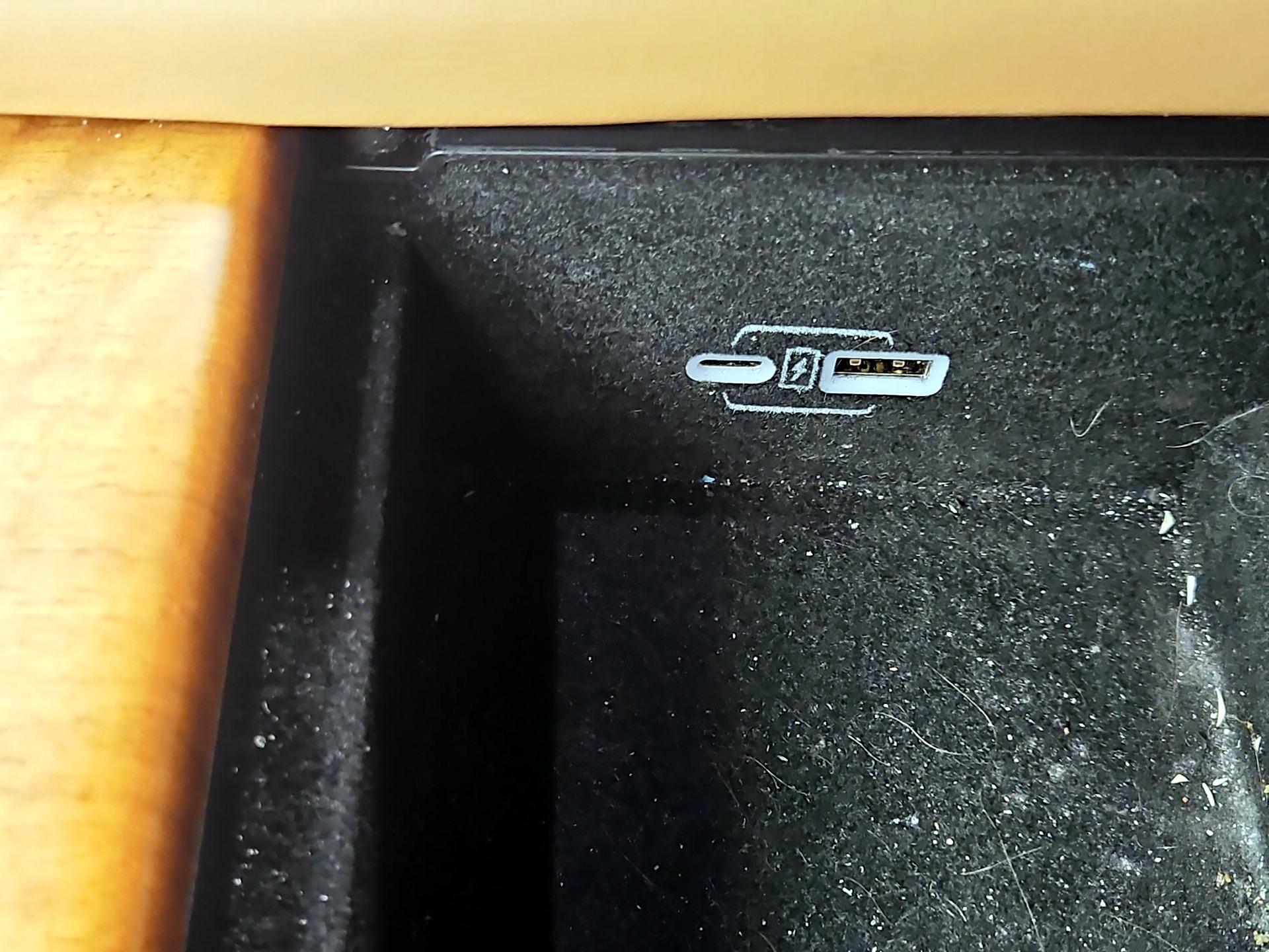 Thumbnail: 2022 Jeep Grand Wagoneer - 19