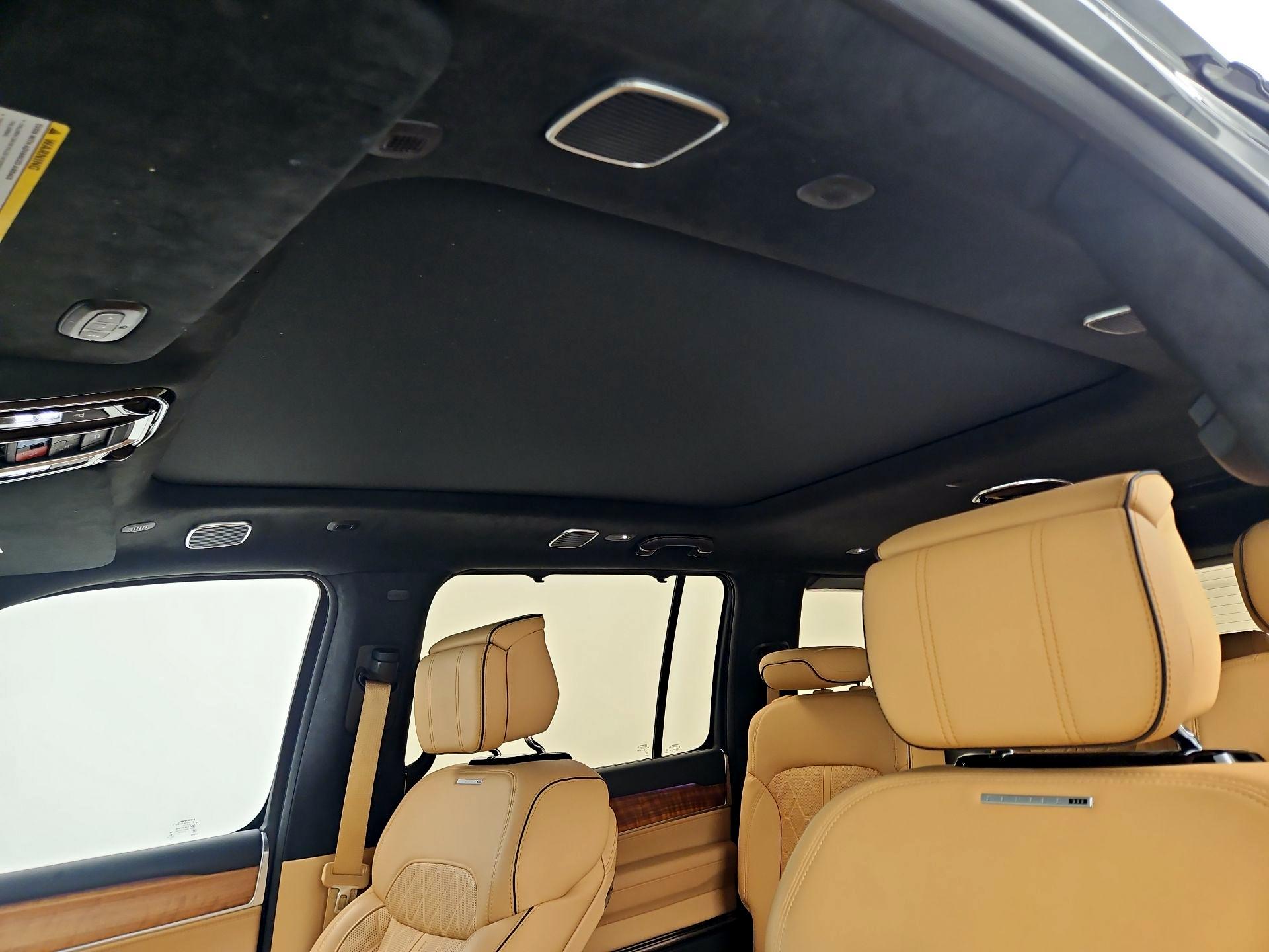Thumbnail: 2022 Jeep Grand Wagoneer - 20
