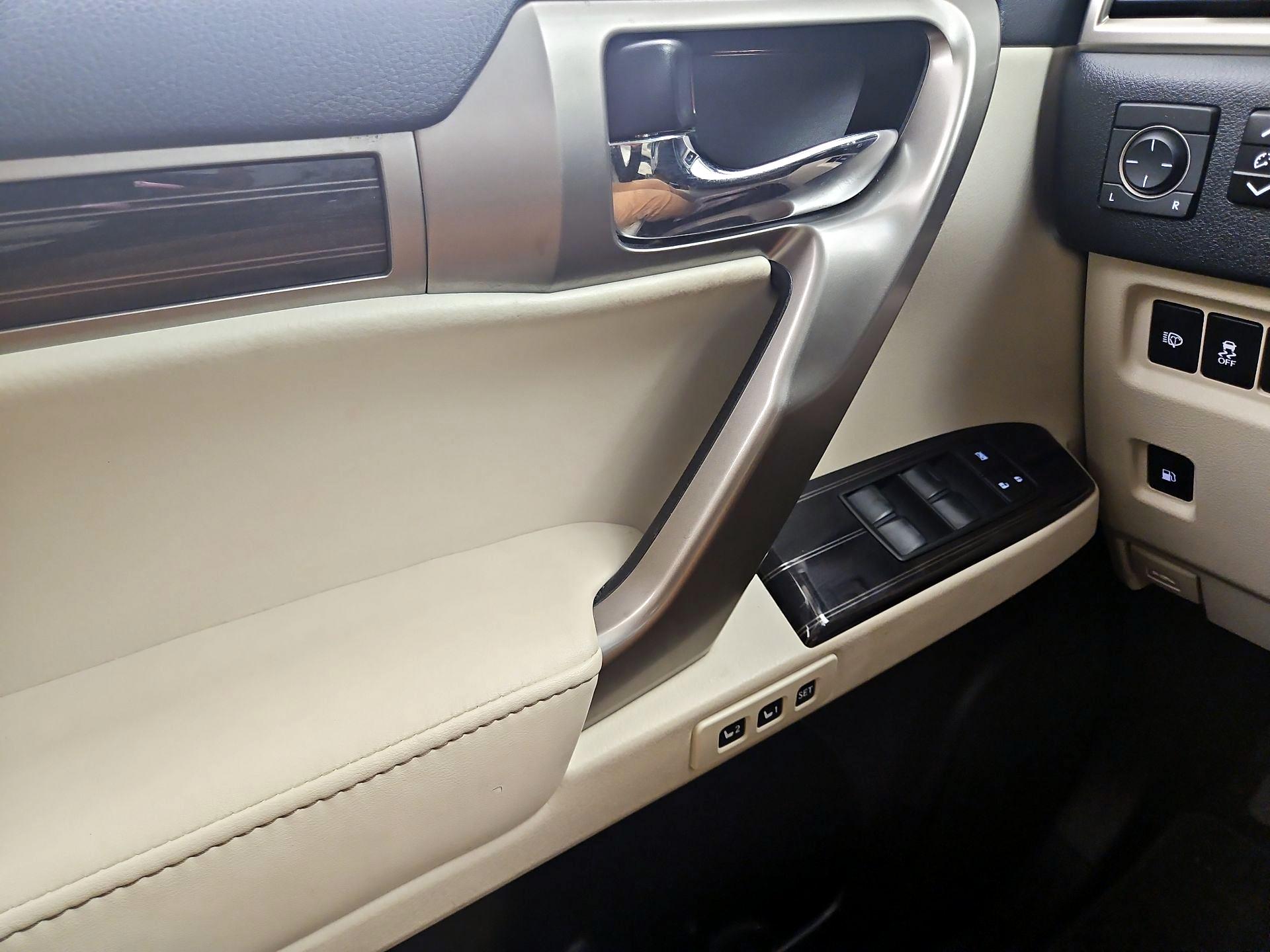 Thumbnail: 2020 Lexus GX - 12