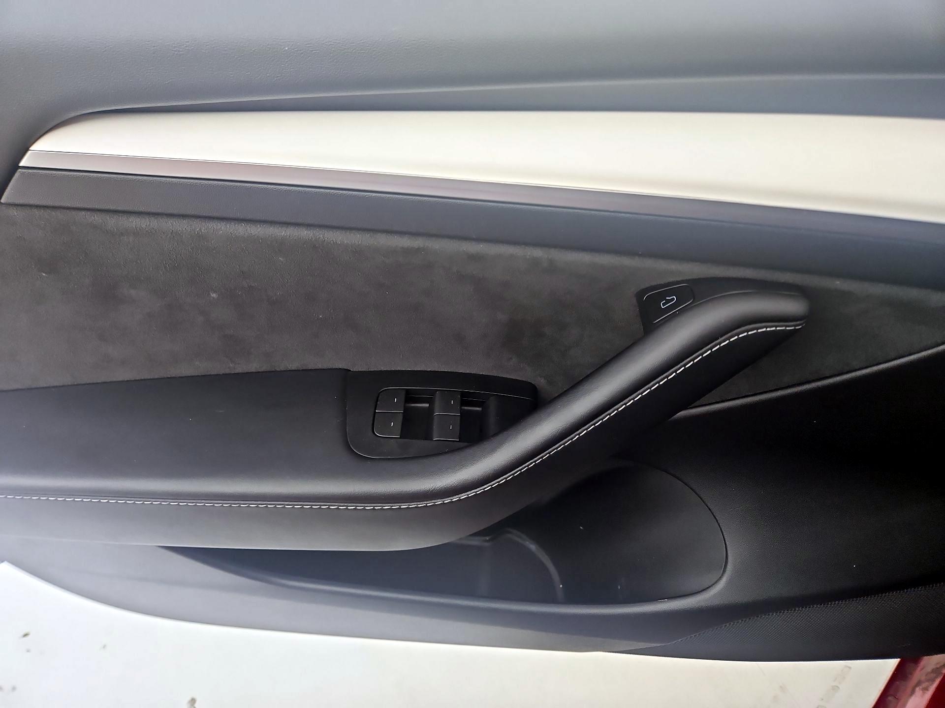 Thumbnail: 2023 Tesla Model 3 - 12