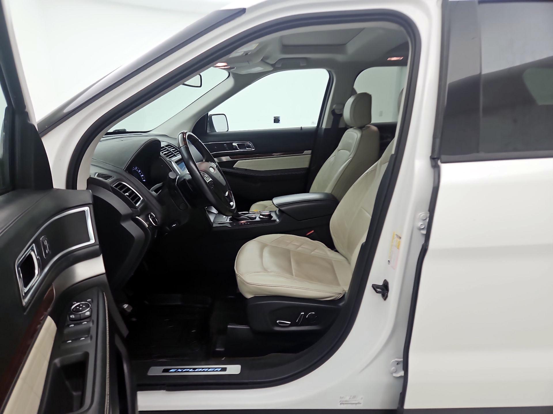 Thumbnail: 2017 Ford Explorer - 11