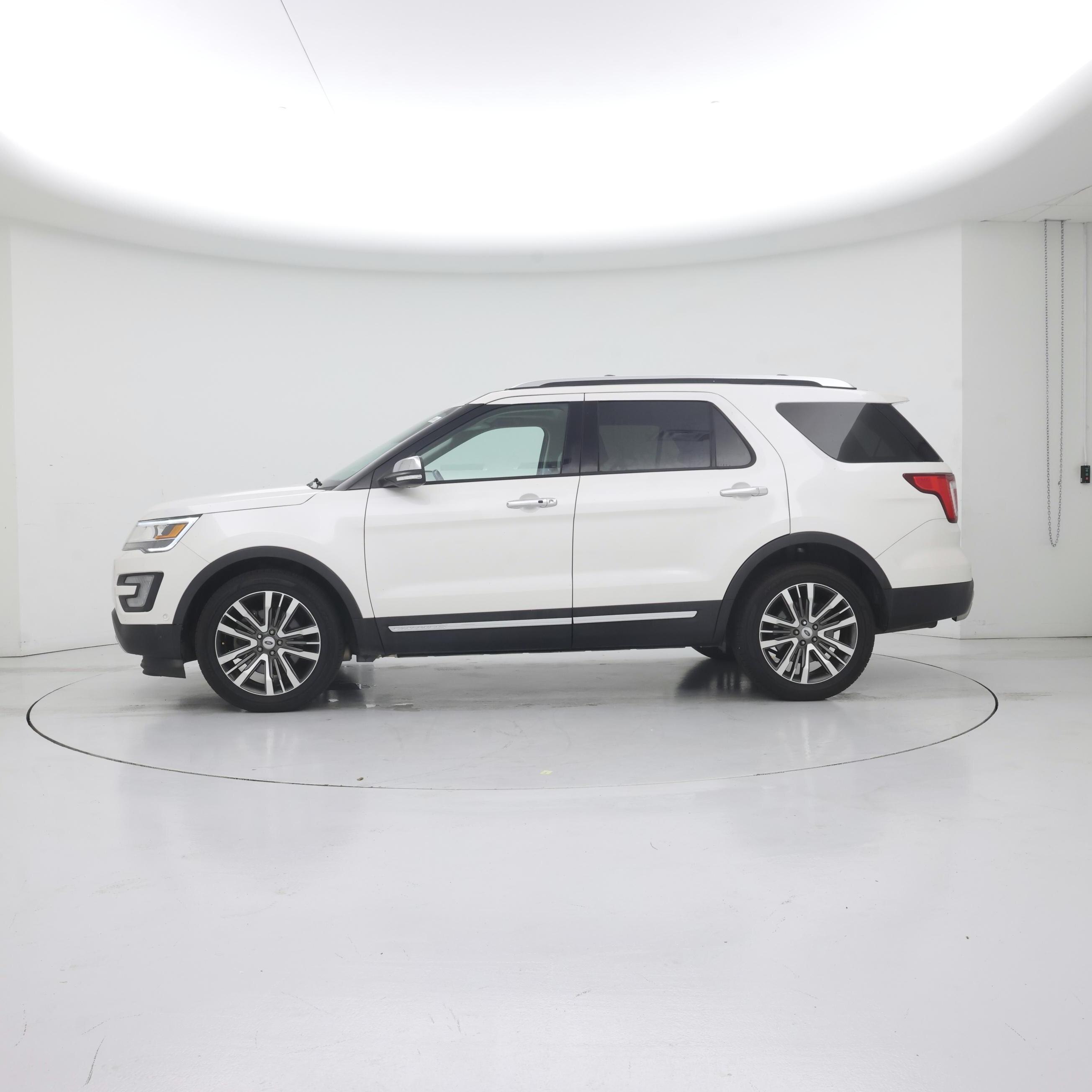 Thumbnail: 2017 Ford Explorer - 3