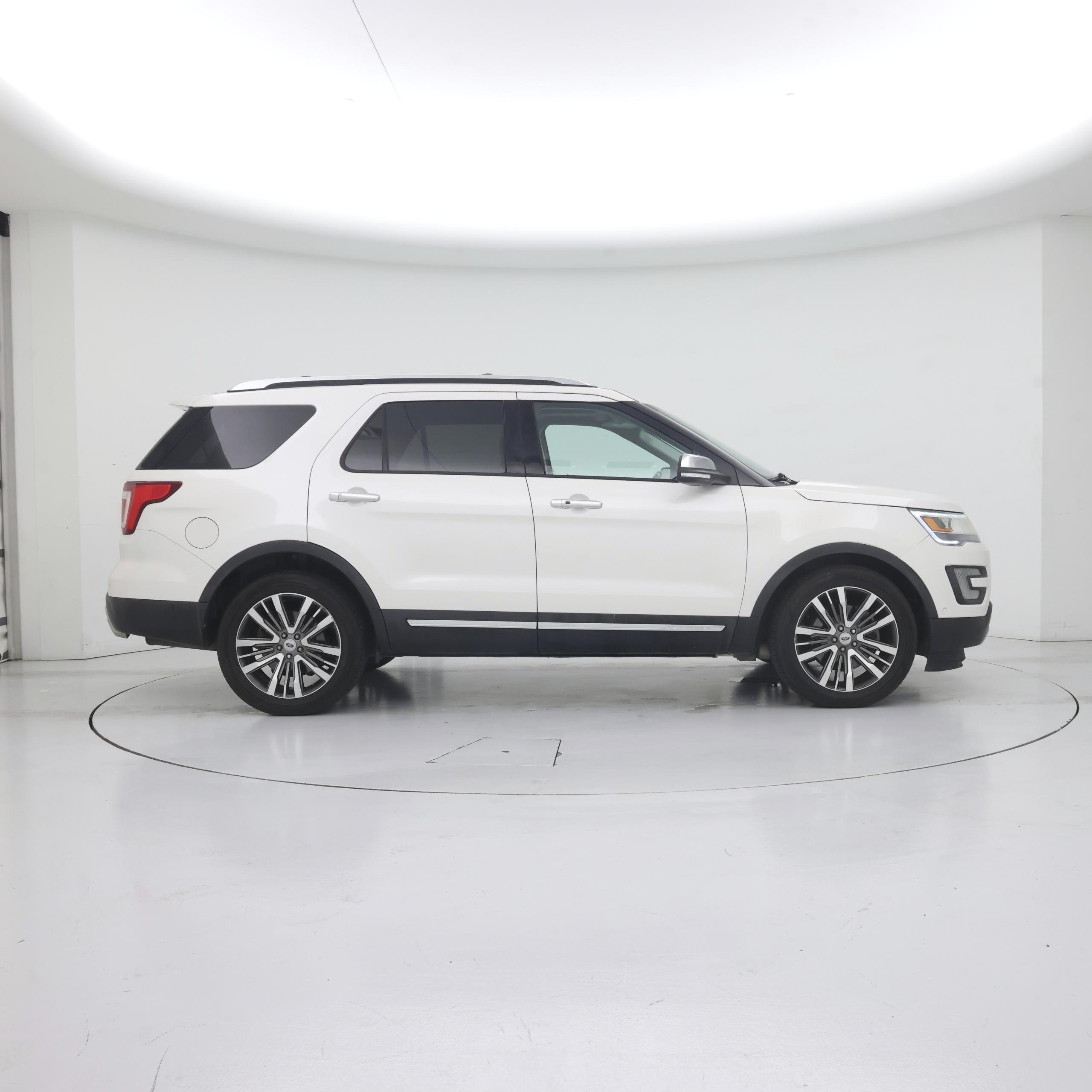 Thumbnail: 2017 Ford Explorer - 7