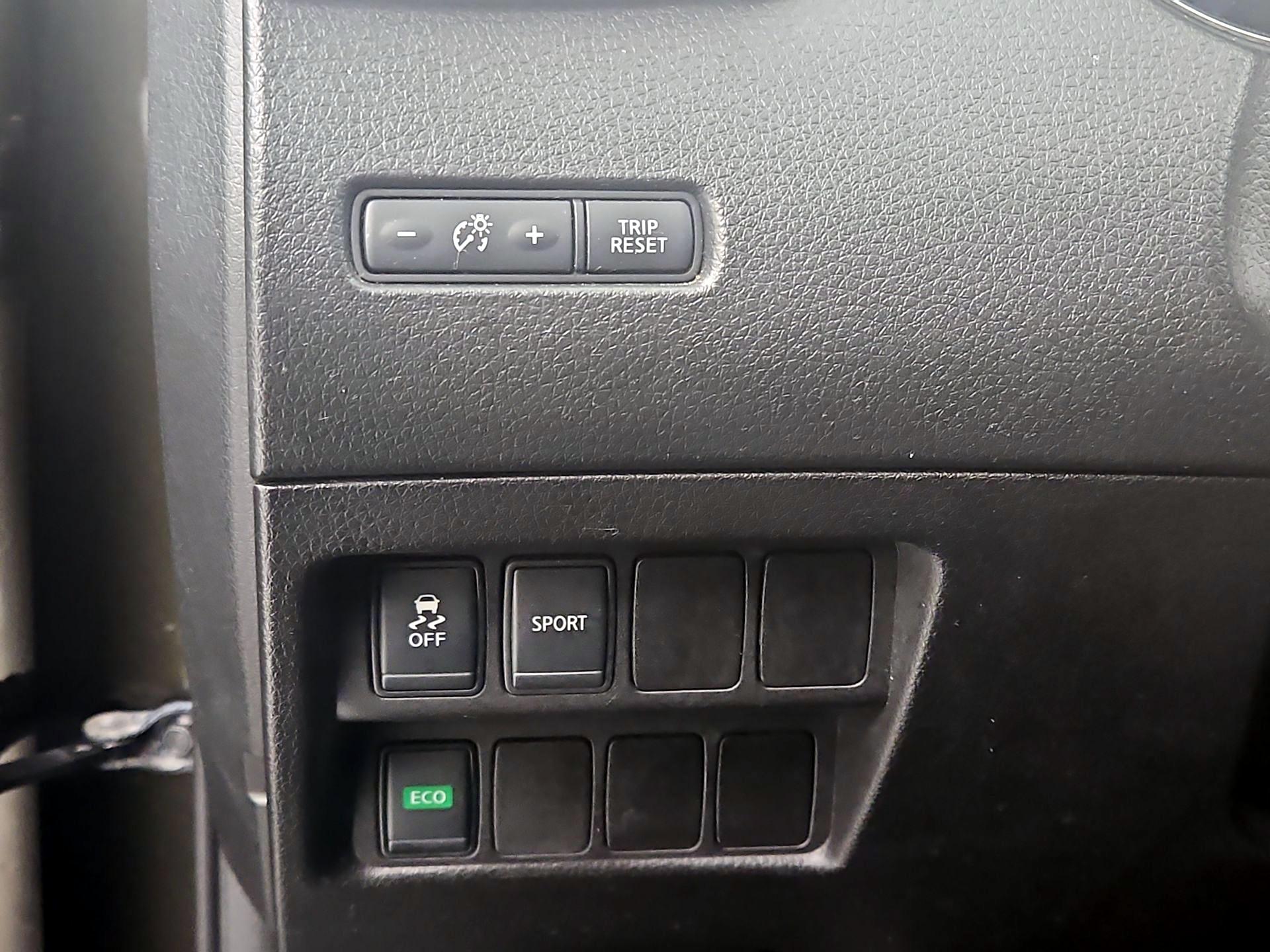 Thumbnail: 2016 Nissan Rogue - 13