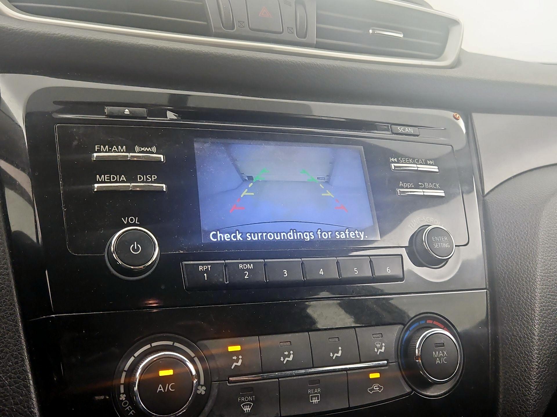 Thumbnail: 2016 Nissan Rogue - 14