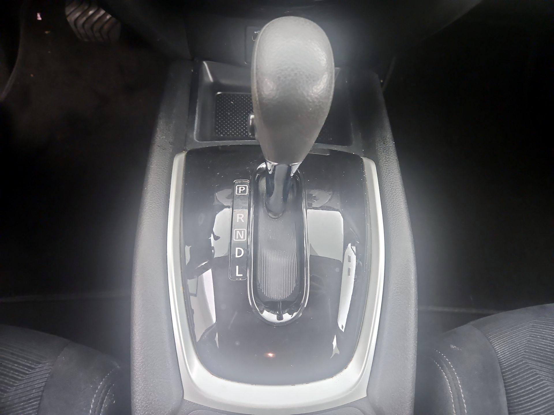 Thumbnail: 2016 Nissan Rogue - 17