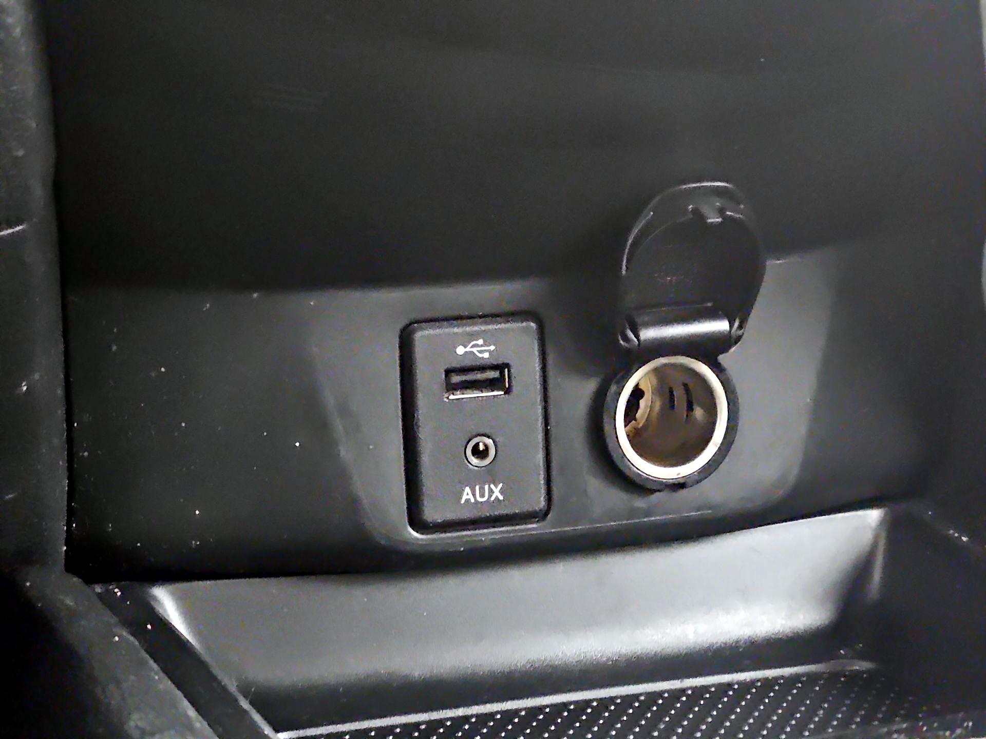 Thumbnail: 2016 Nissan Rogue - 18