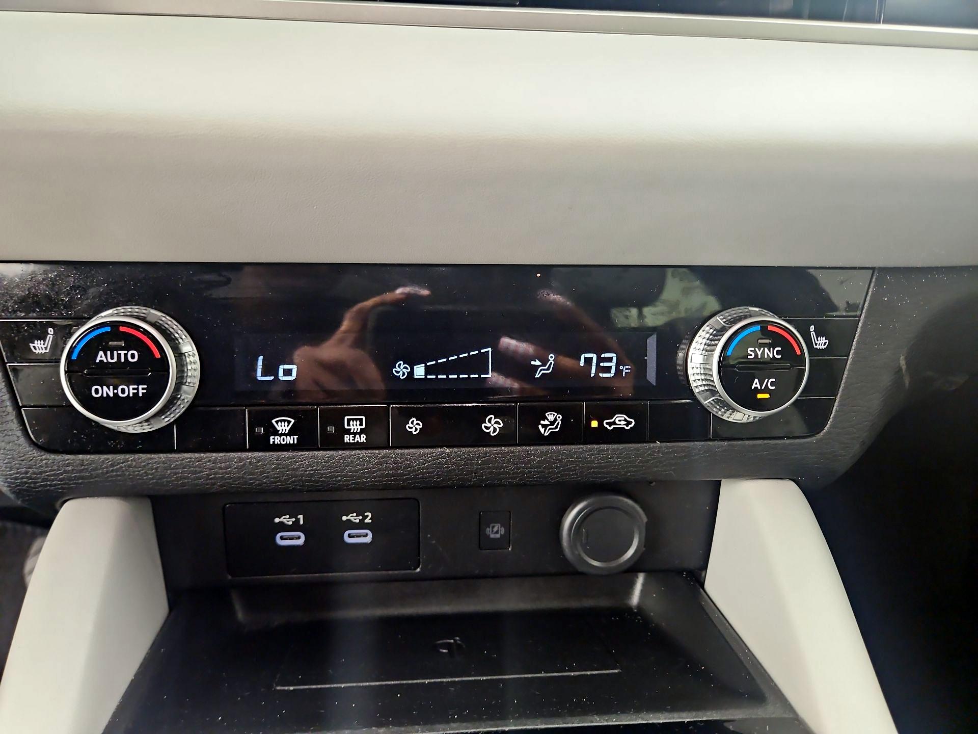 Thumbnail: 2025 Mitsubishi Outlander - 17