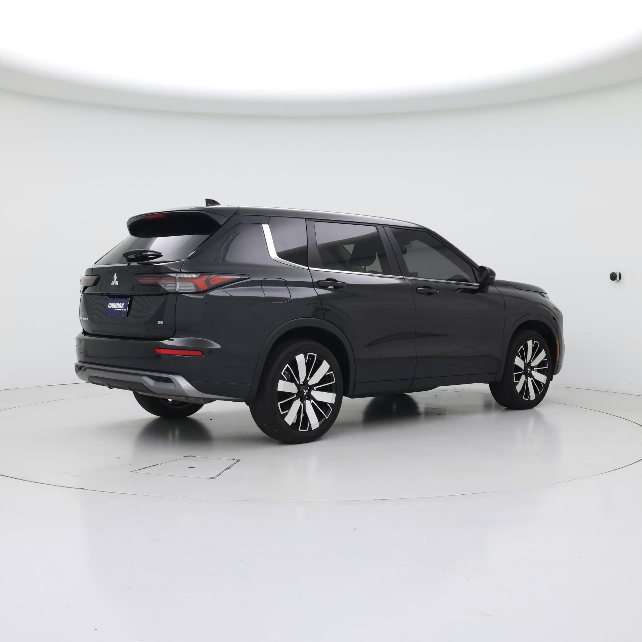 Thumbnail: 2025 Mitsubishi Outlander - 8