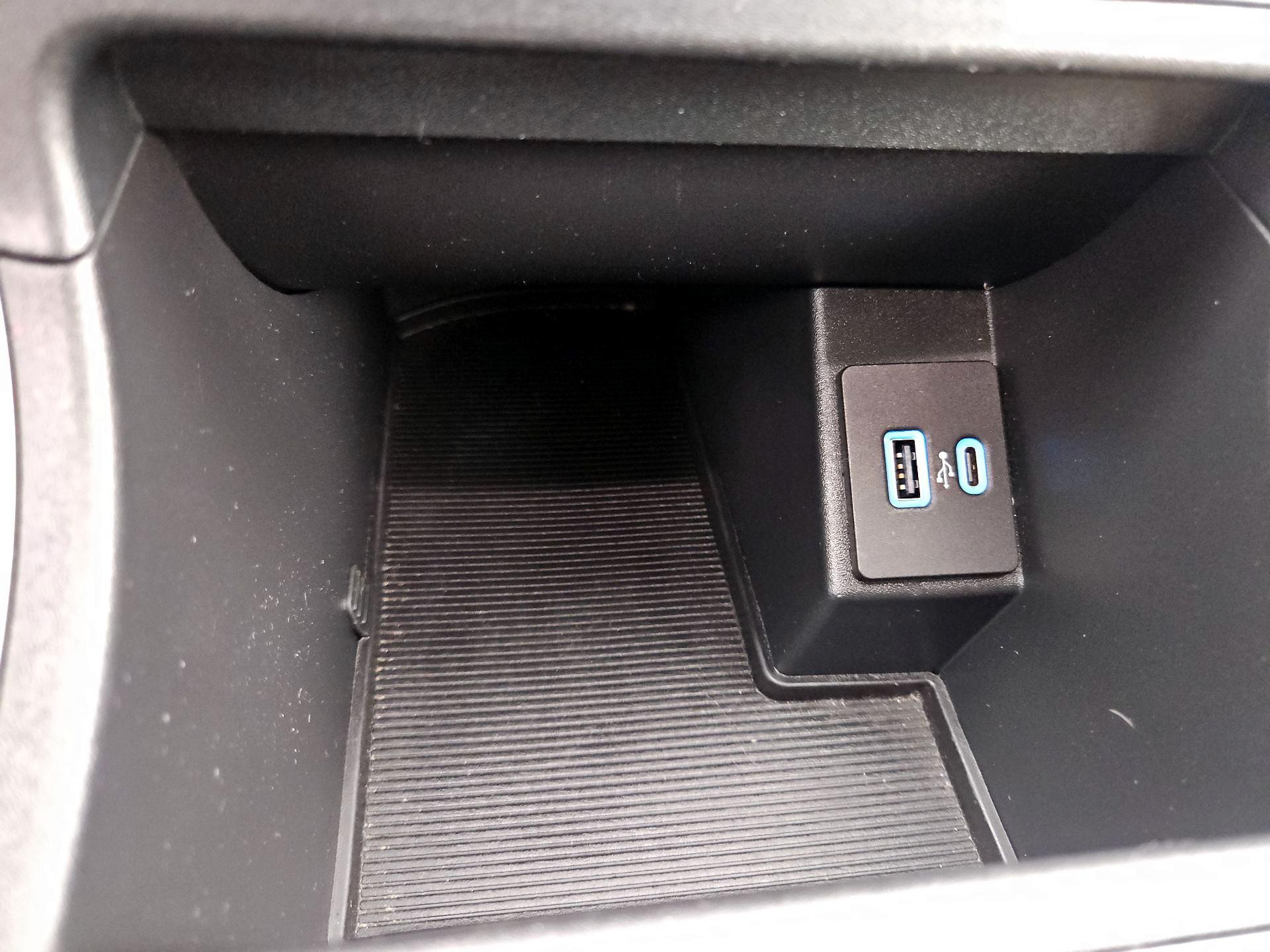 Thumbnail: 2023 Ford Edge - 18