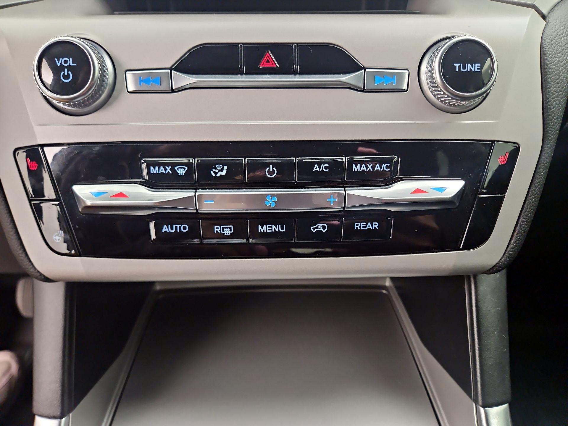 Thumbnail: 2024 Ford Explorer - 16