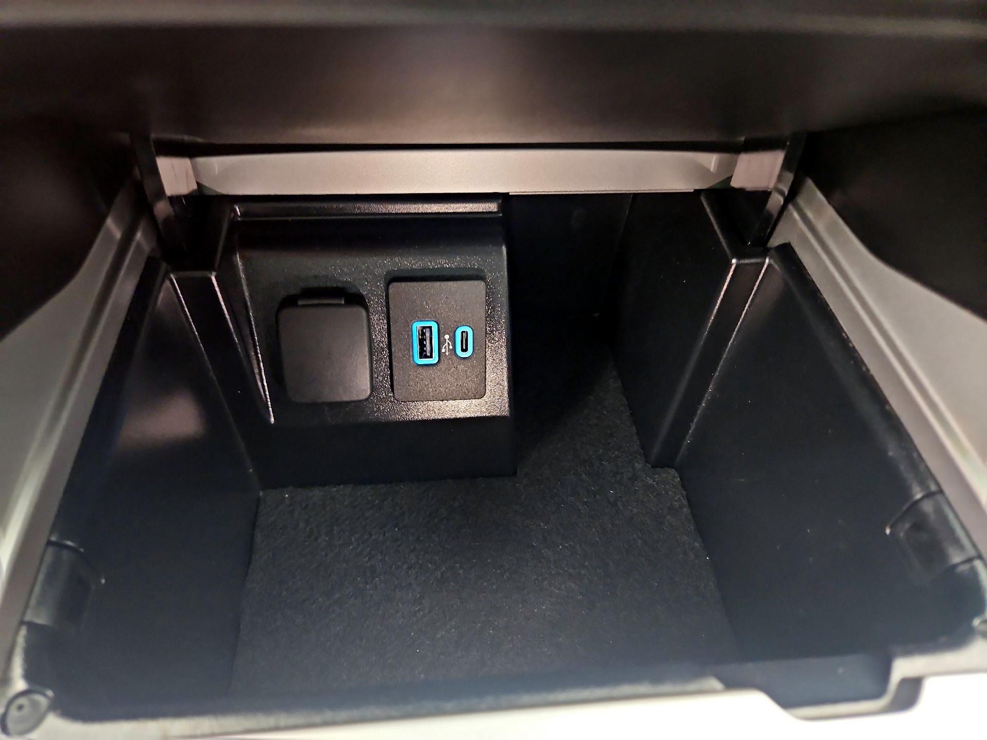 Thumbnail: 2024 Ford Explorer - 18