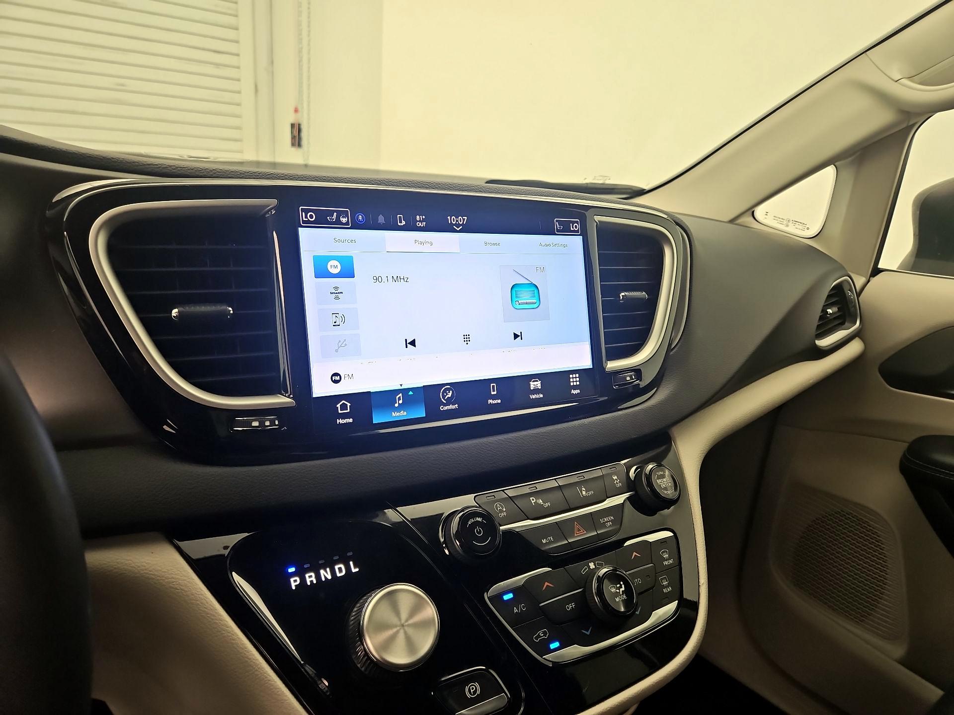 Thumbnail: 2023 Chrysler Pacifica - 15