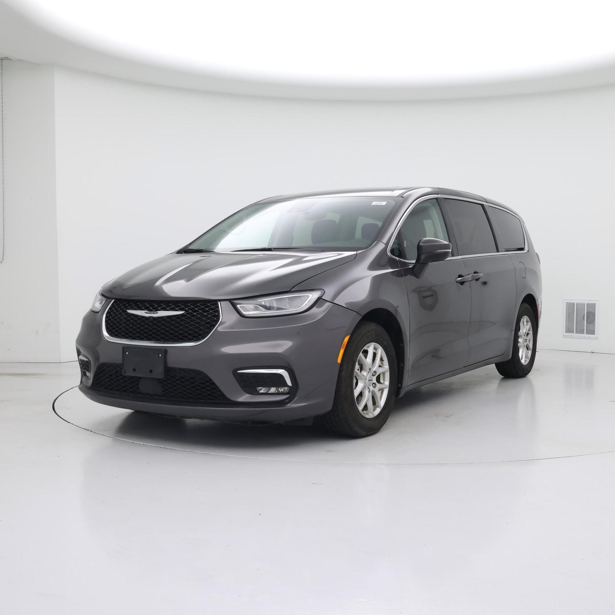 Thumbnail: 2023 Chrysler Pacifica - 4