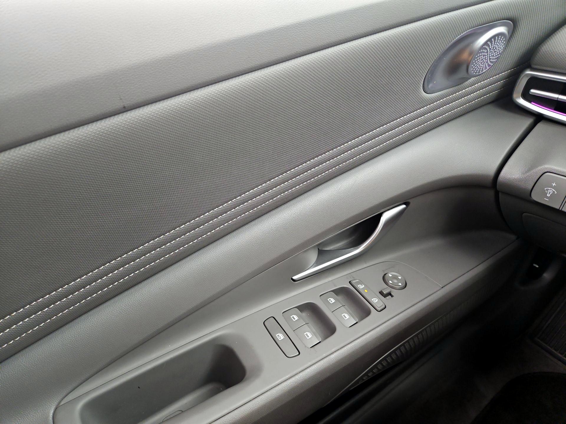 Thumbnail: 2024 Hyundai Elantra - 12