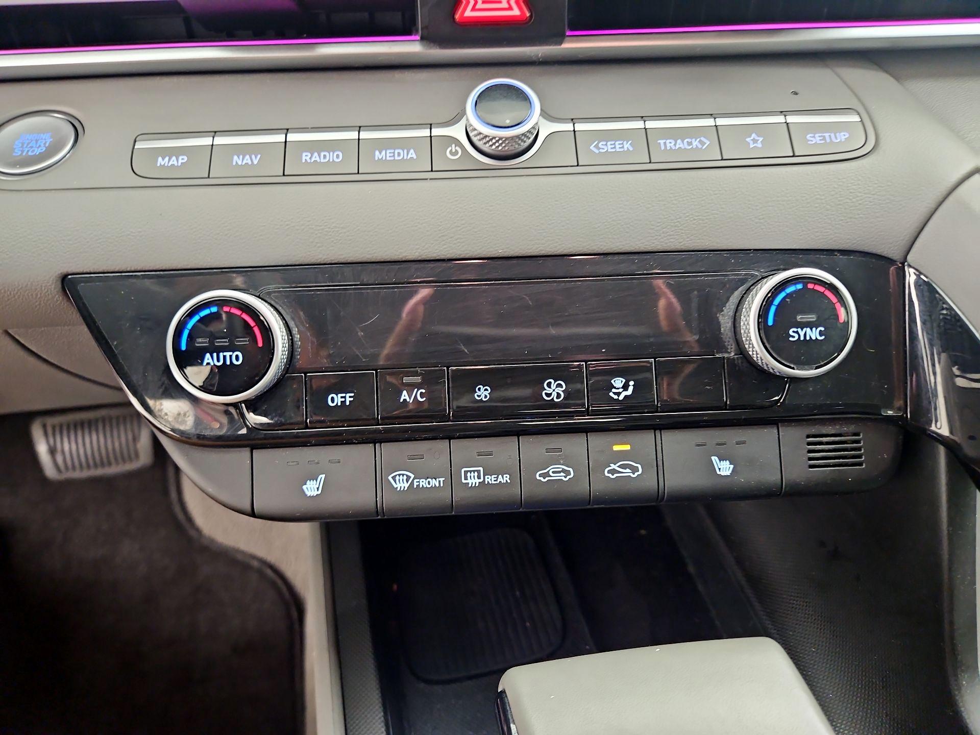 Thumbnail: 2024 Hyundai Elantra - 16