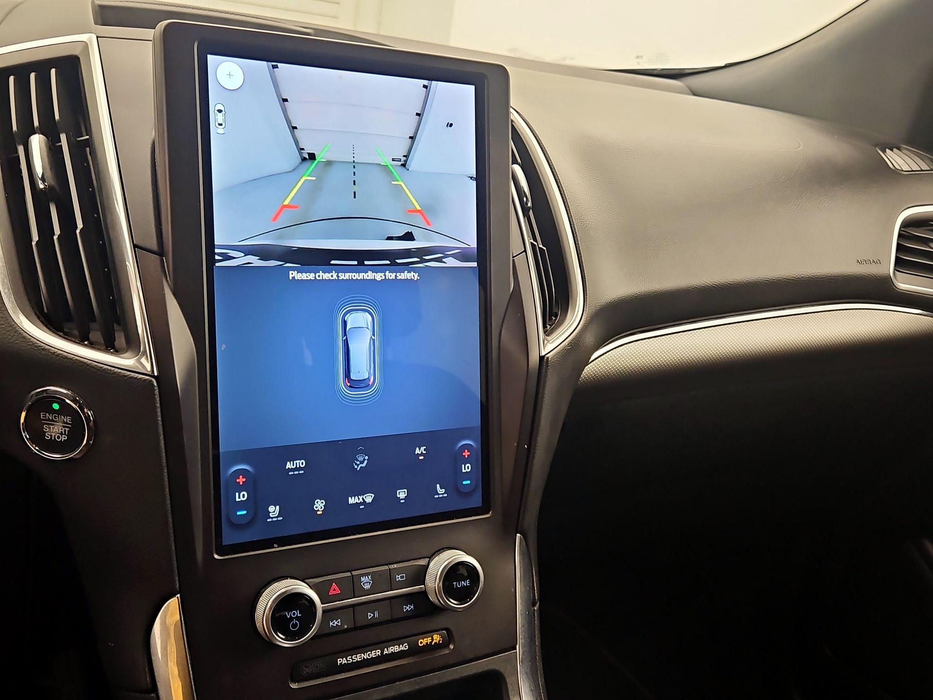 Thumbnail: 2021 Ford Edge - 15