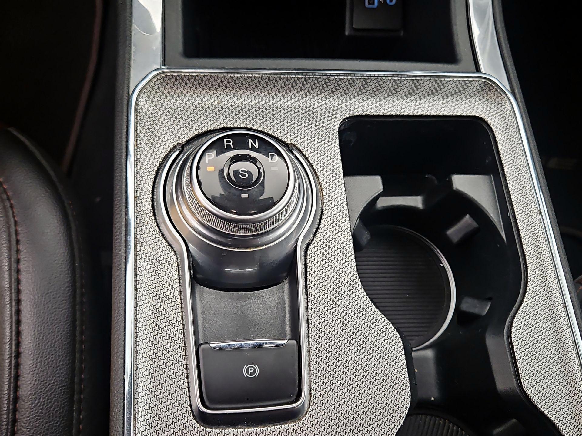 Thumbnail: 2021 Ford Edge - 18