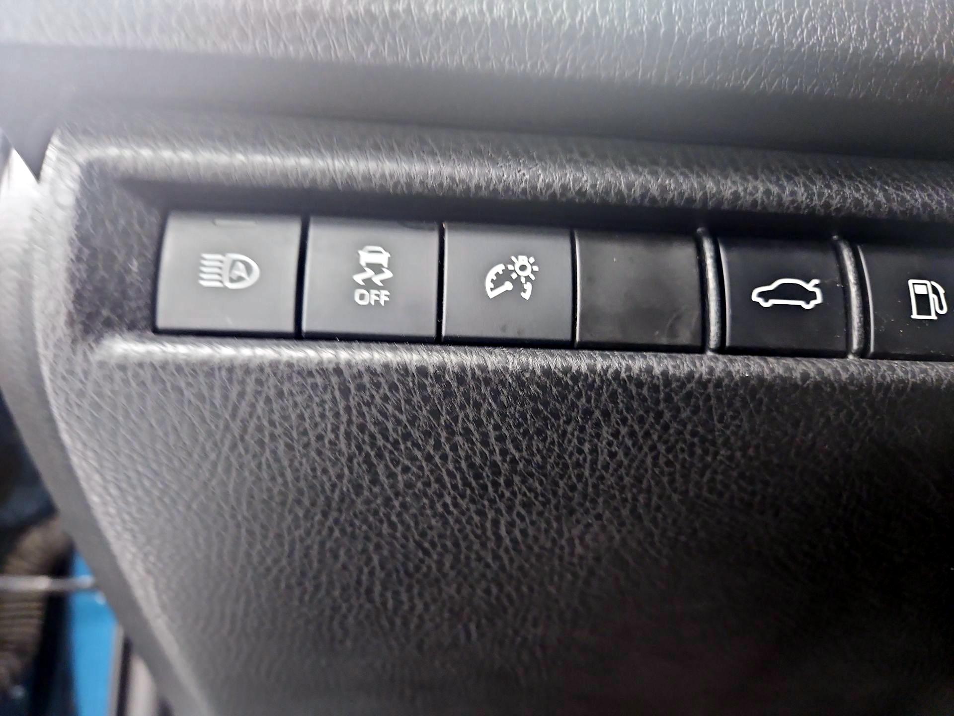 Thumbnail: 2025 Toyota Camry - 13