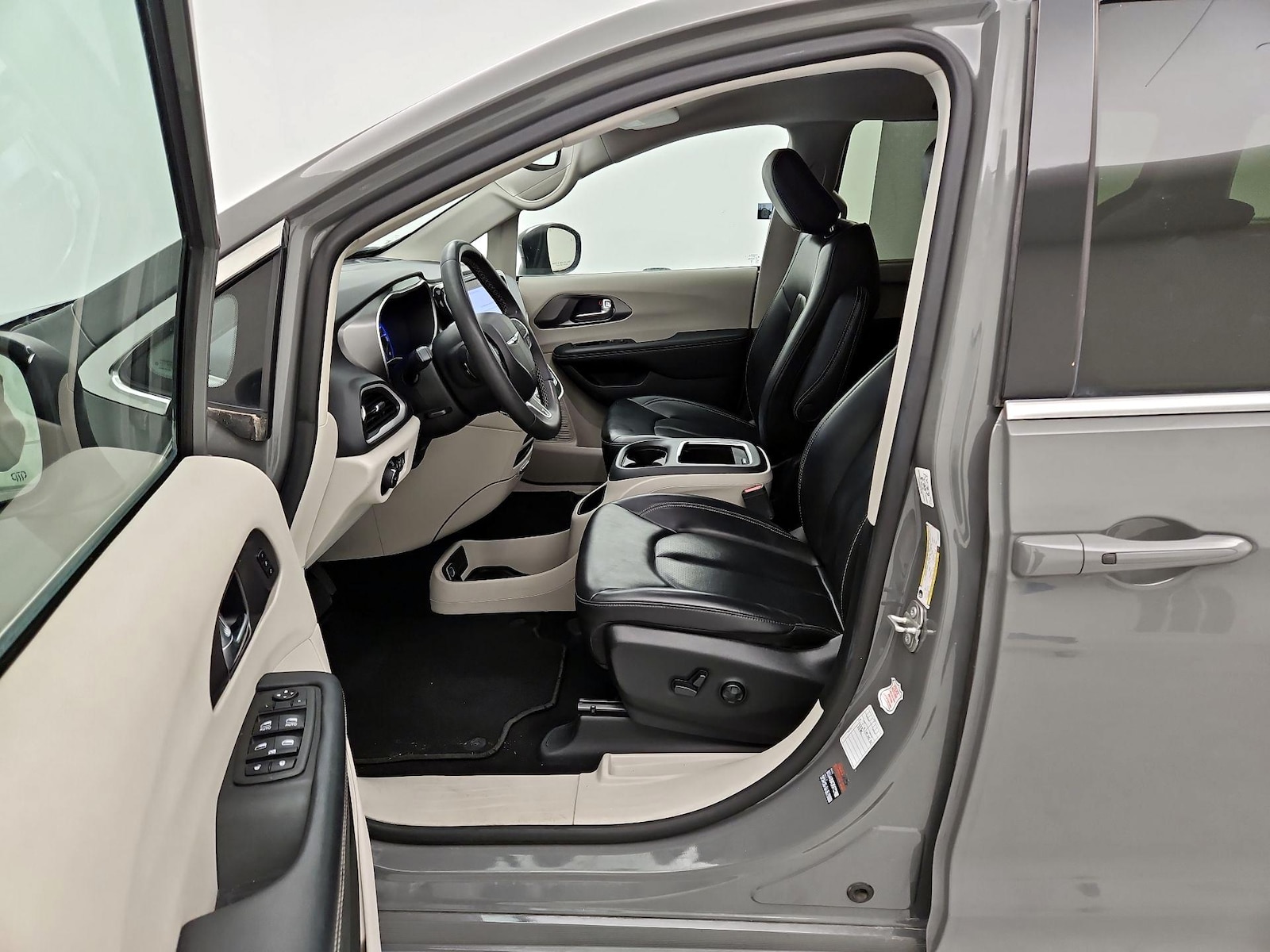 2023 Chrysler Pacifica Touring L - Photo 12