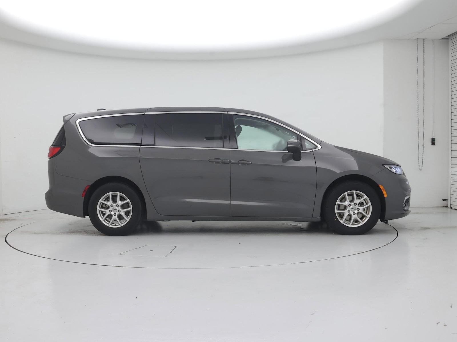2023 Chrysler Pacifica Touring L - Photo 8