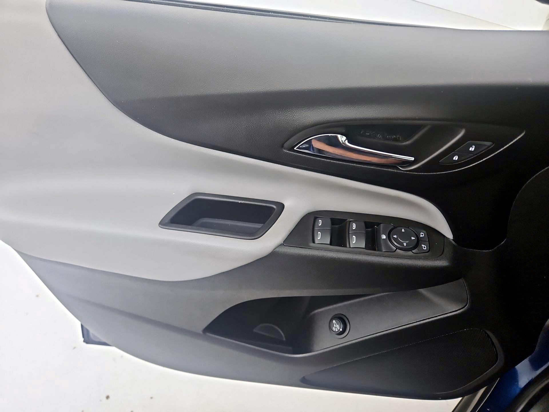 Thumbnail: 2022 Chevrolet Equinox - 12