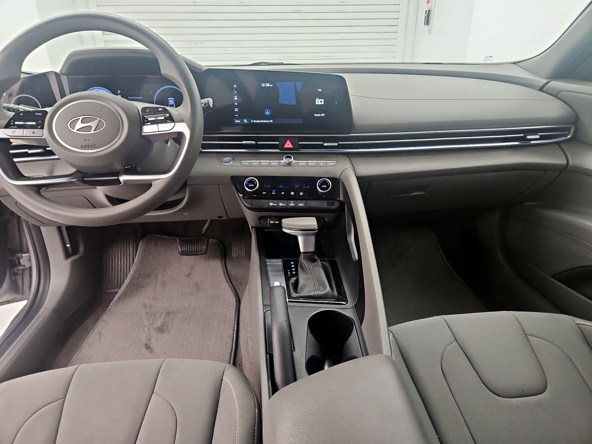Thumbnail: 2024 Hyundai Elantra - 9