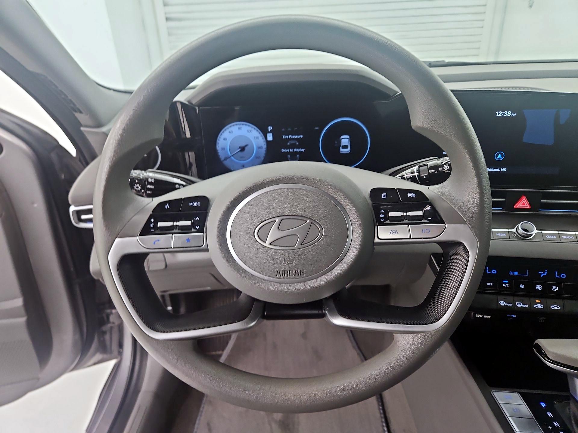 Thumbnail: 2024 Hyundai Elantra - 10