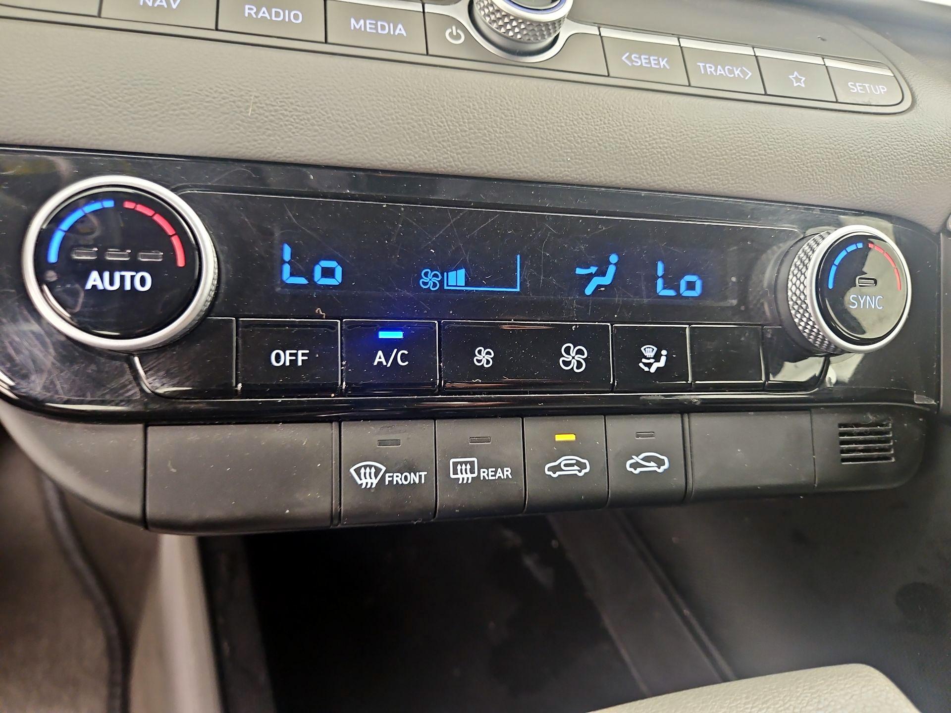 Thumbnail: 2024 Hyundai Elantra - 17