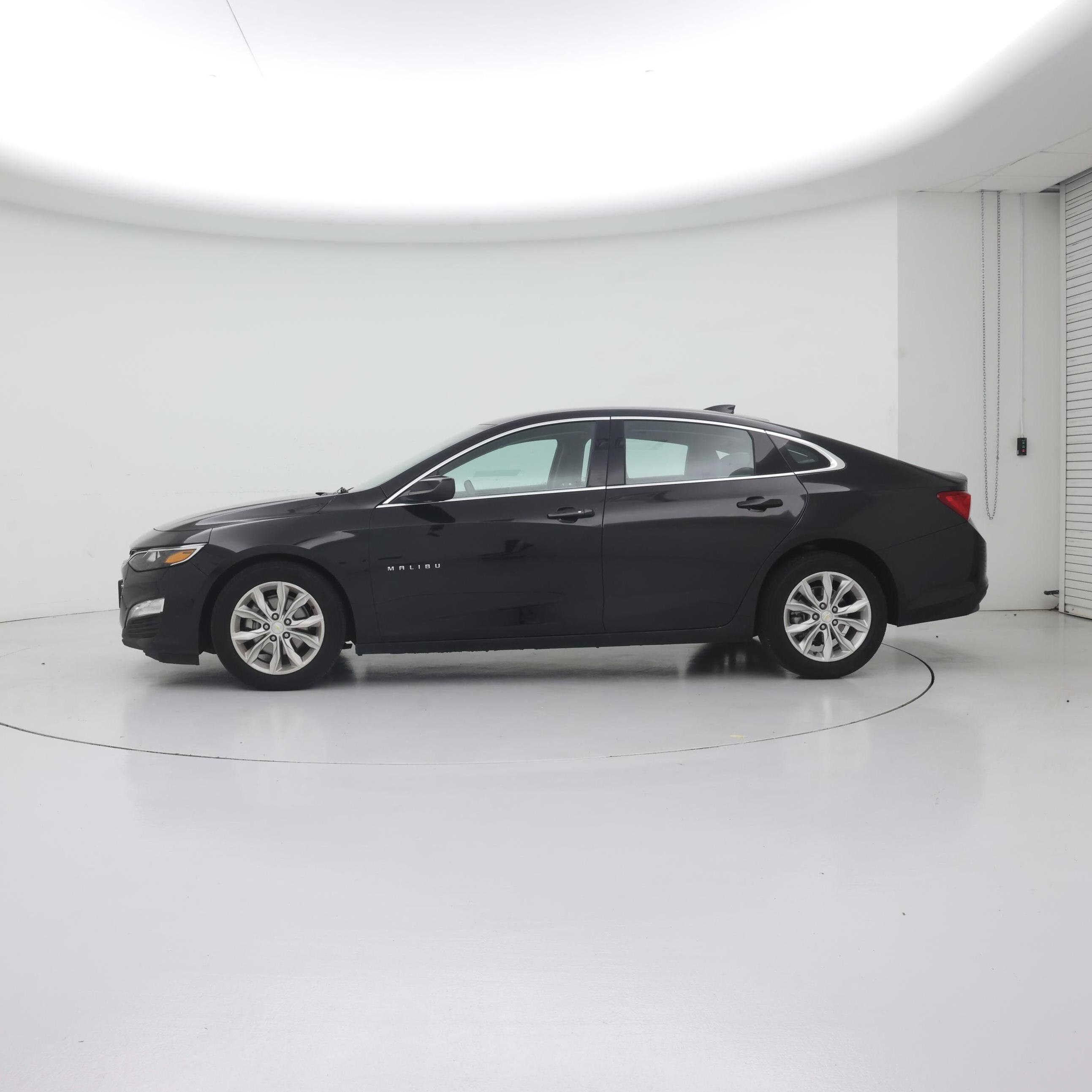 Thumbnail: 2024 Chevrolet Malibu - 3