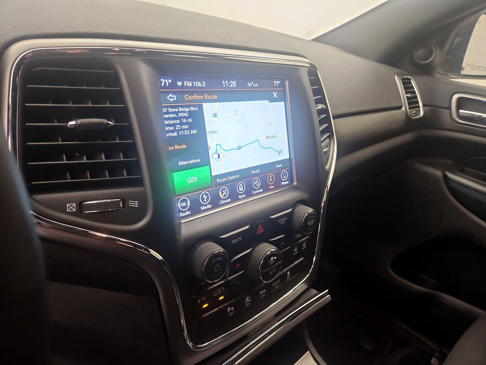 Thumbnail: 2018 Jeep Grand Cherokee - 14