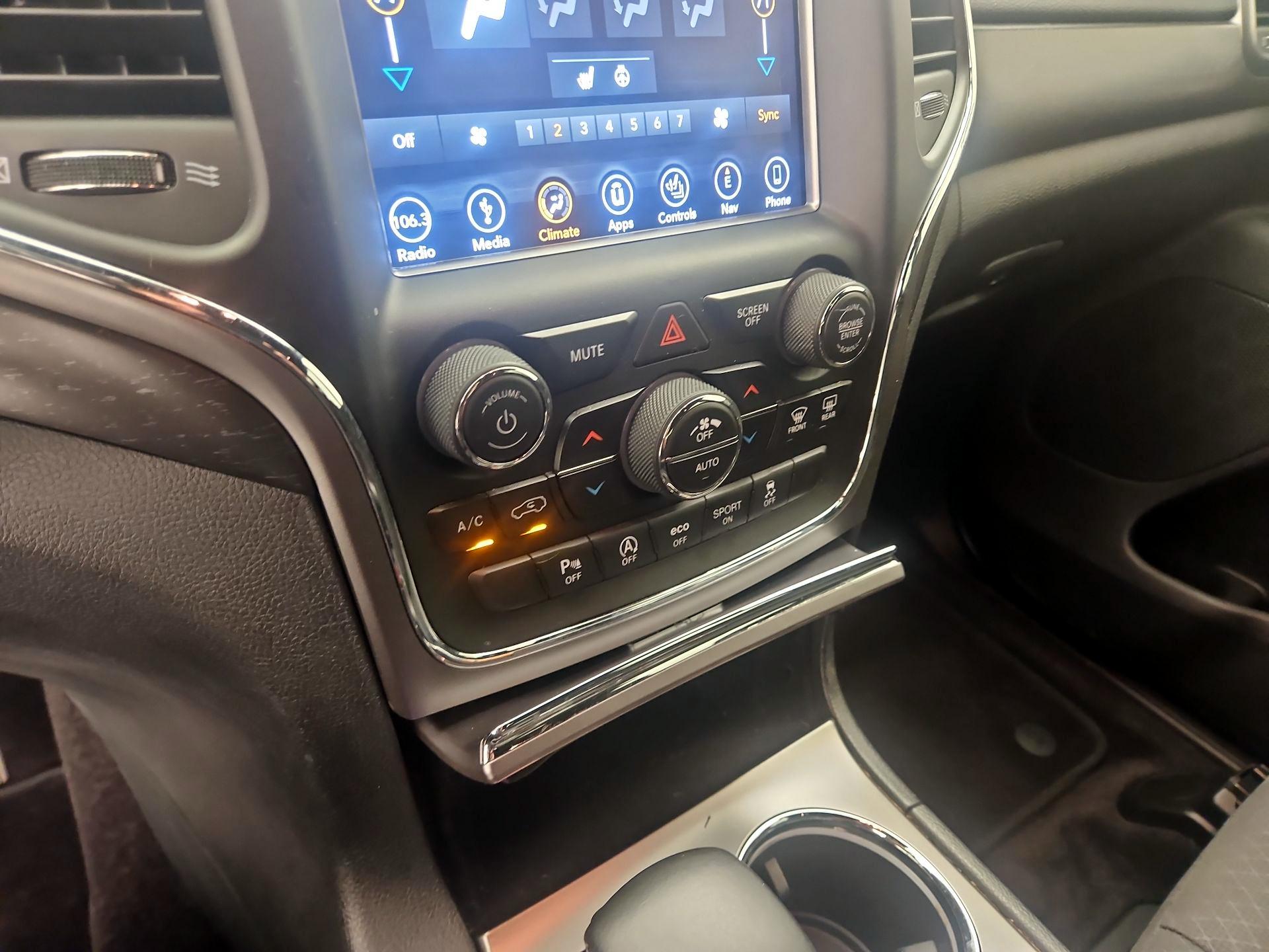 Thumbnail: 2018 Jeep Grand Cherokee - 17