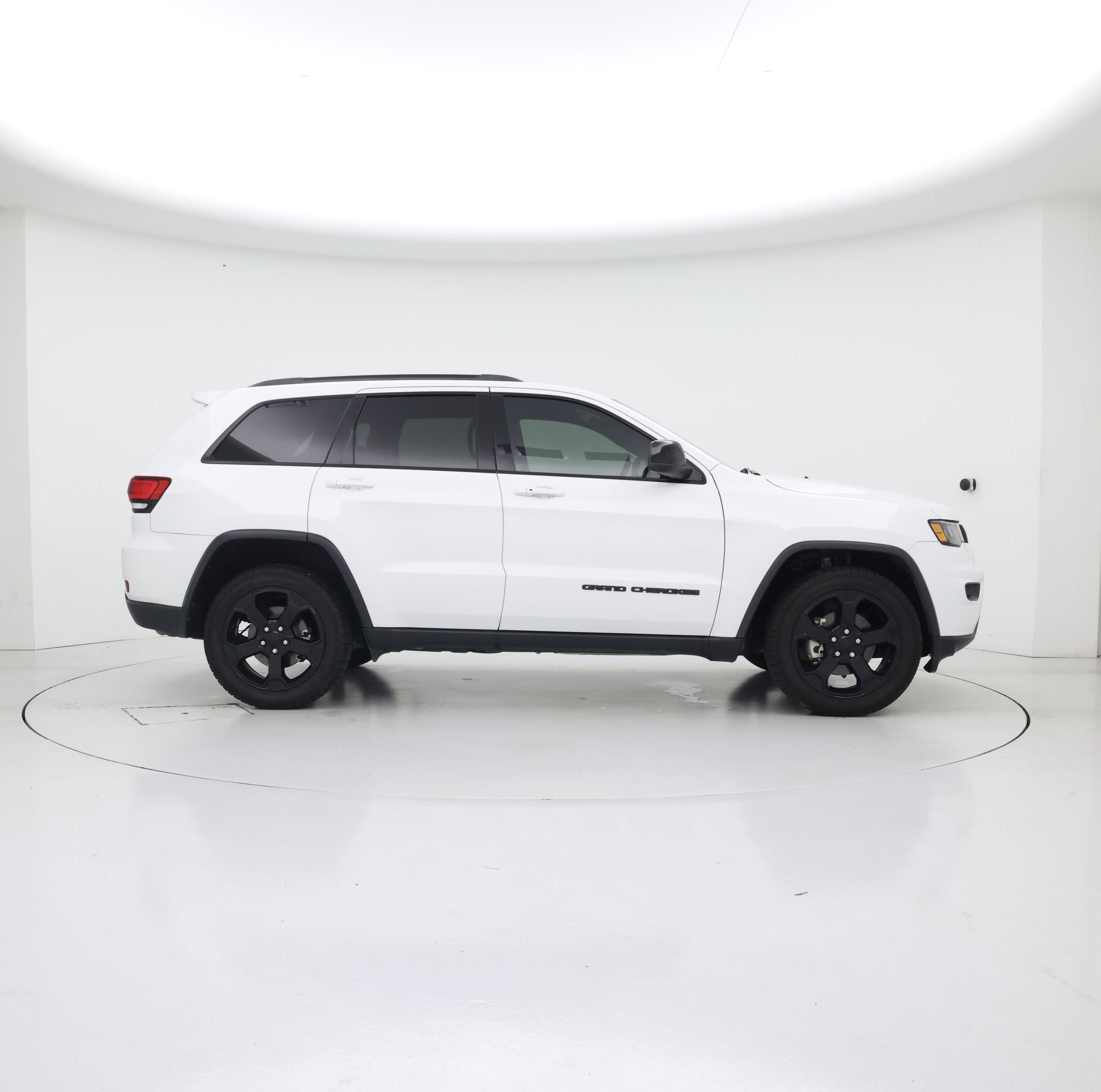 Thumbnail: 2018 Jeep Grand Cherokee - 7