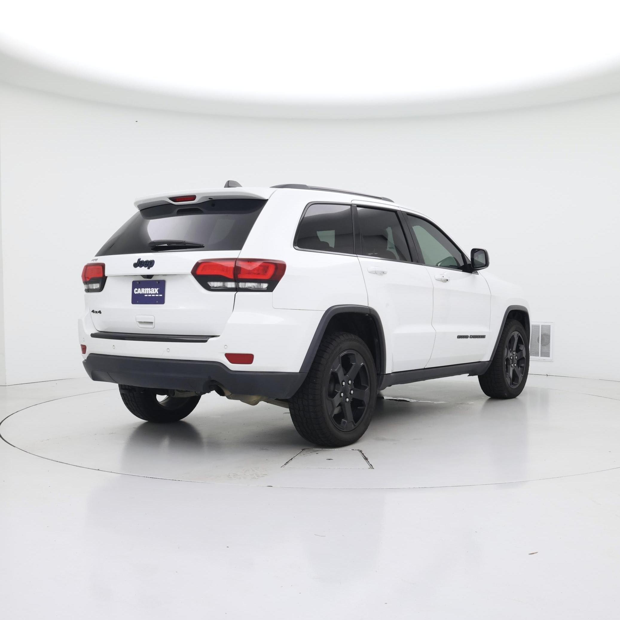 Thumbnail: 2018 Jeep Grand Cherokee - 8